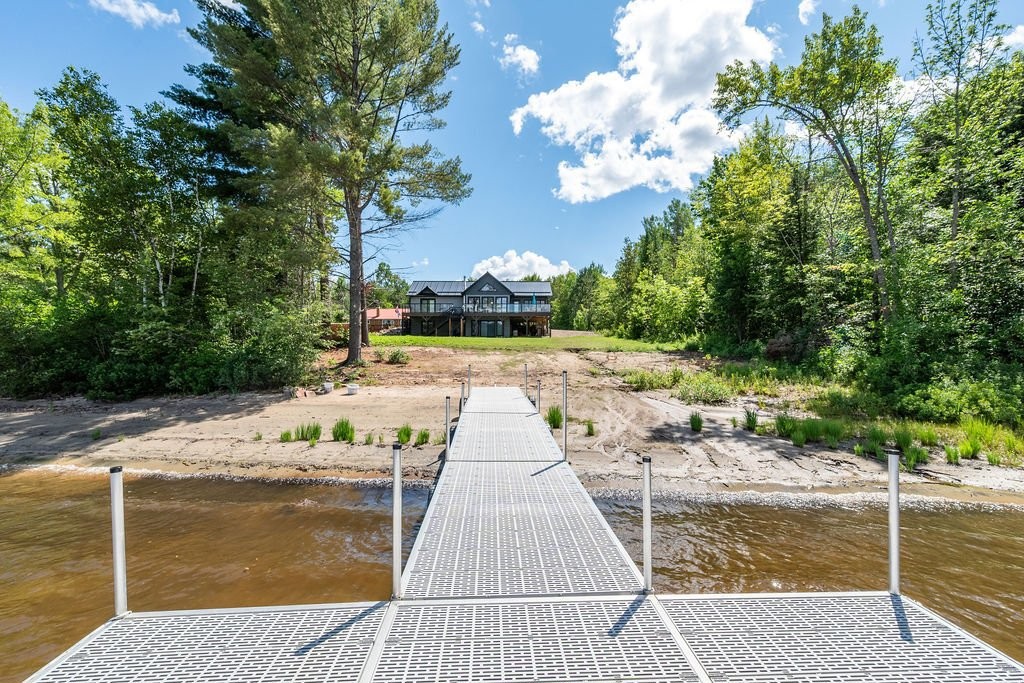 









219


Ch. Tripp

,
Sheenboro,




QC
J0X2Z0

