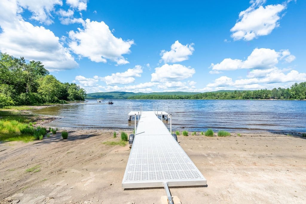 









219


Ch. Tripp

,
Sheenboro,




QC
J0X2Z0

