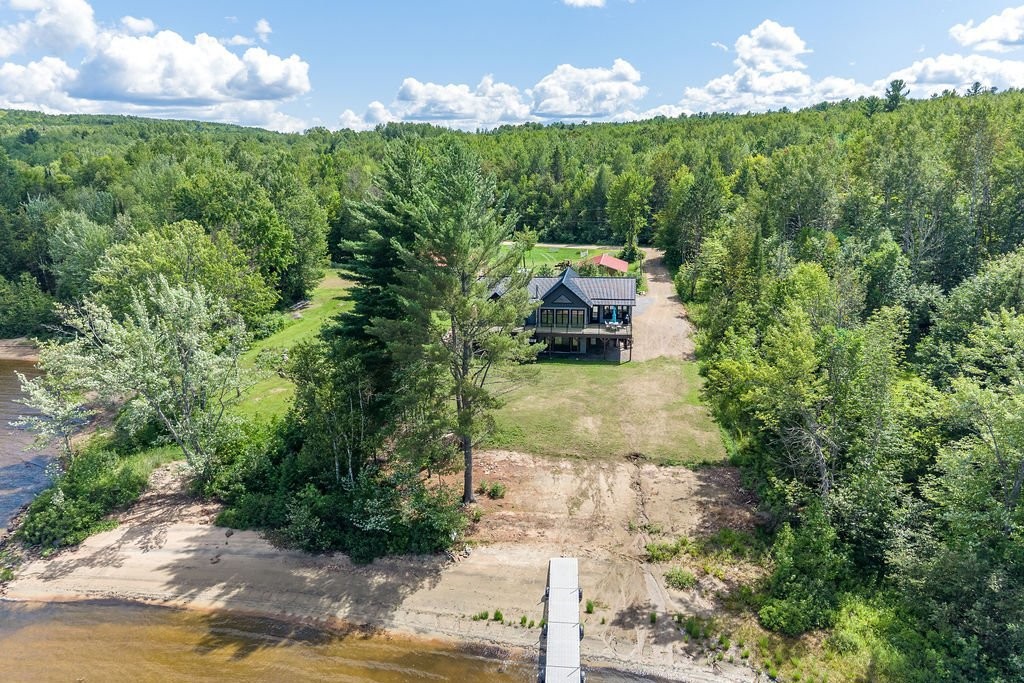 









219


Ch. Tripp

,
Sheenboro,




QC
J0X2Z0

