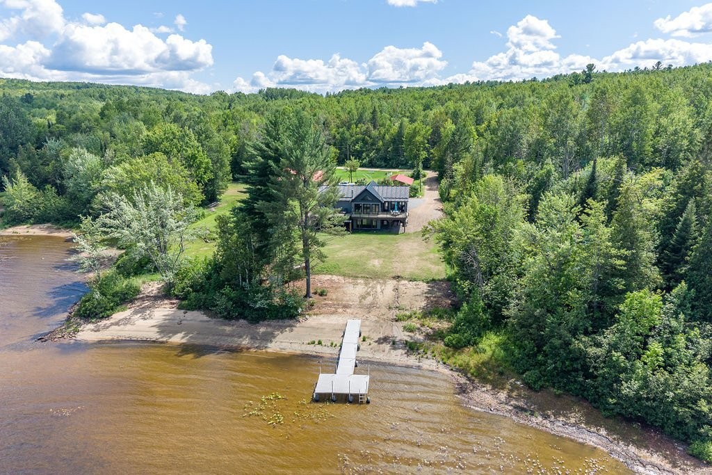 









219


Ch. Tripp

,
Sheenboro,




QC
J0X2Z0

