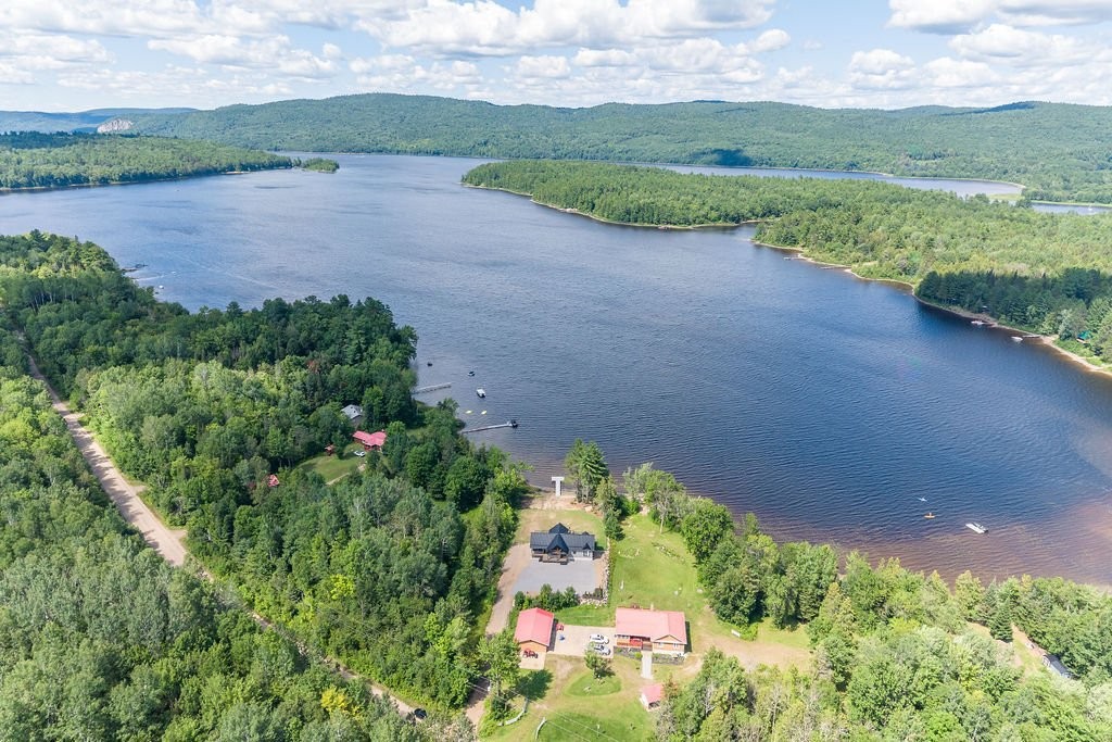 









219


Ch. Tripp

,
Sheenboro,




QC
J0X2Z0

