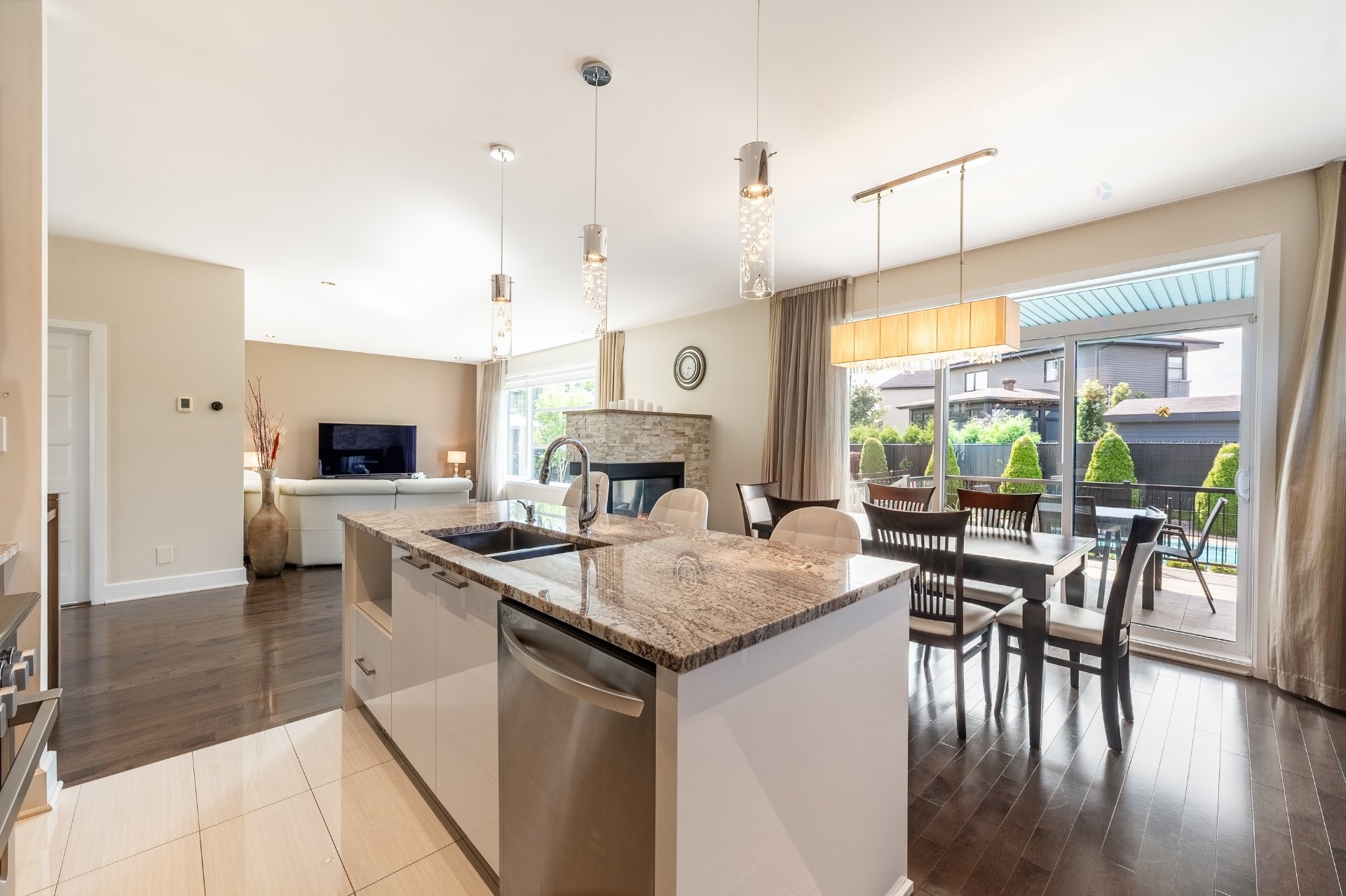 









1813


Rue de Beaulac

,
Chambly,




QC
J3L0S9

