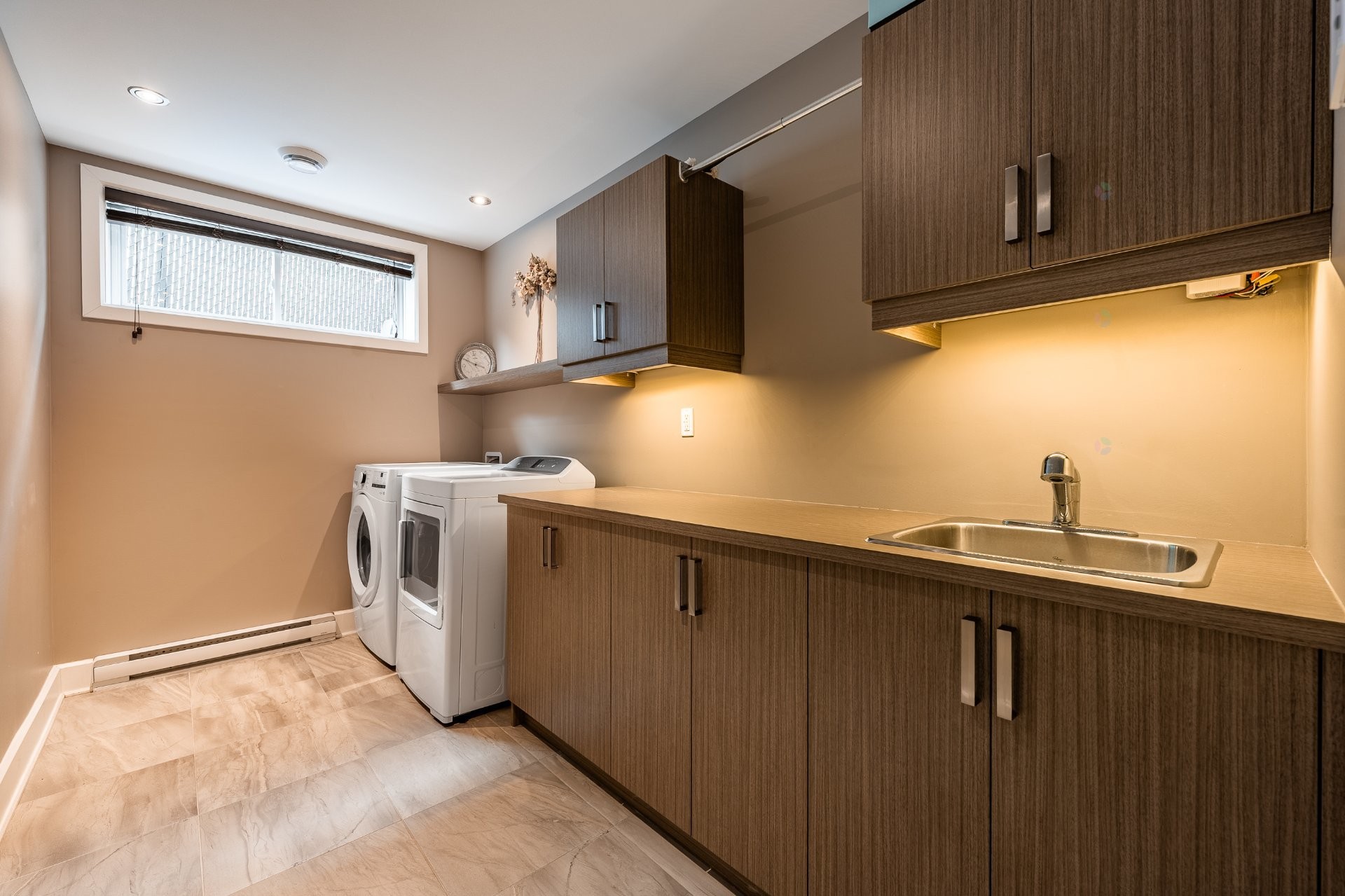 









1813


Rue de Beaulac

,
Chambly,




QC
J3L0S9

