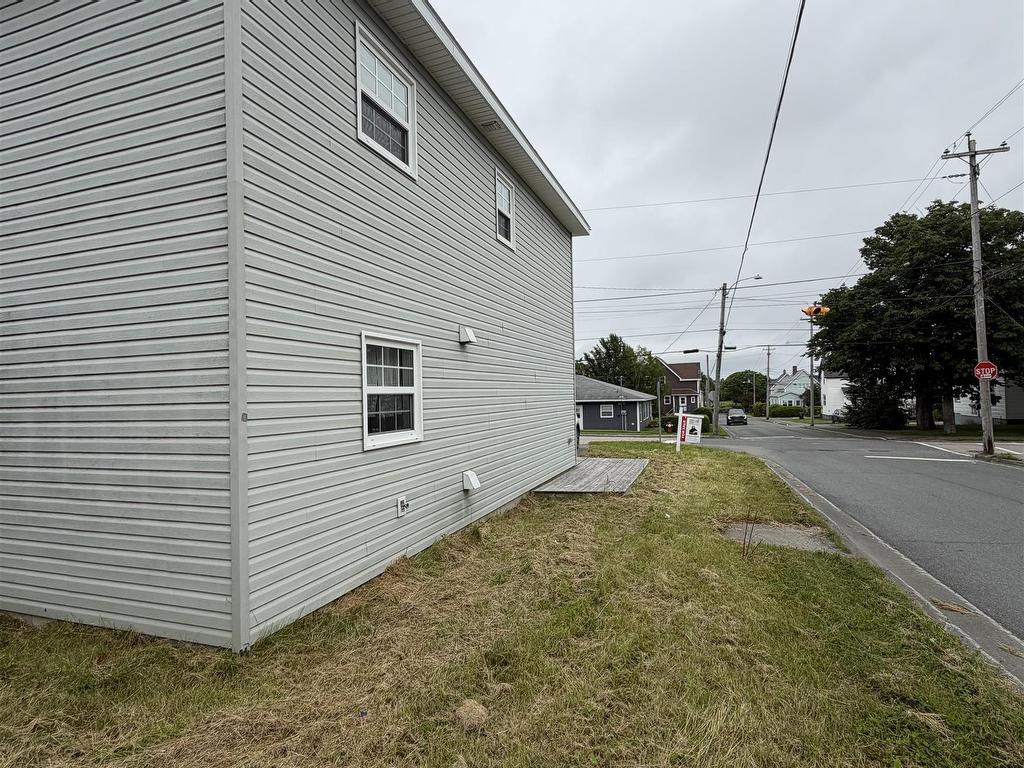 












272/274 York Street

,
Glace Bay,




NS
B1A 2M3


