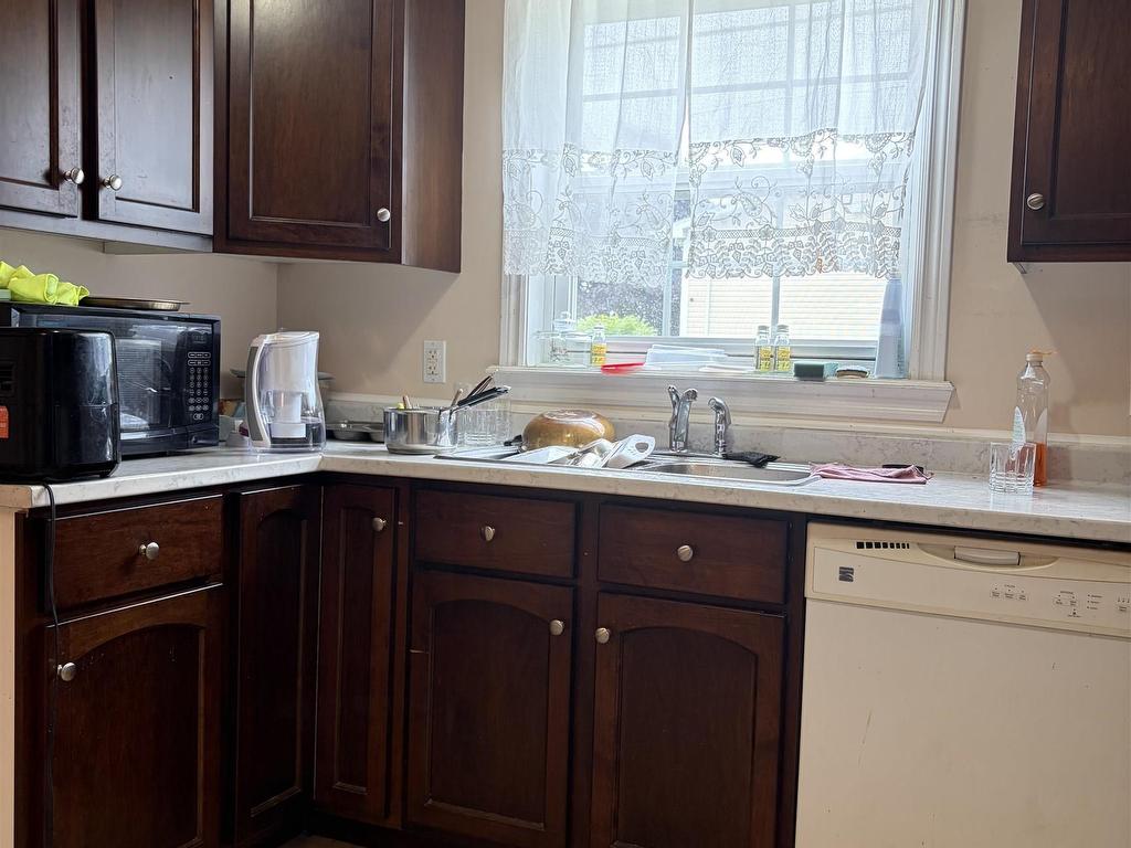 












272/274 York Street

,
Glace Bay,




NS
B1A 2M3

