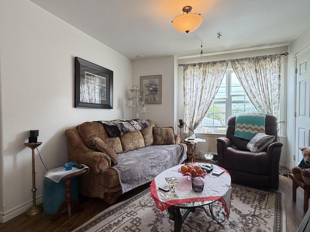












272/274 York Street

,
Glace Bay,




NS
B1A 2M3

