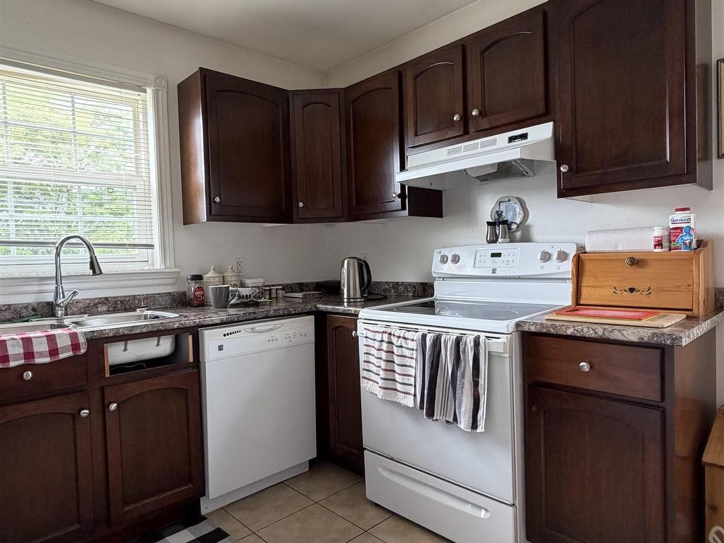 












272/274 York Street

,
Glace Bay,




NS
B1A 2M3


