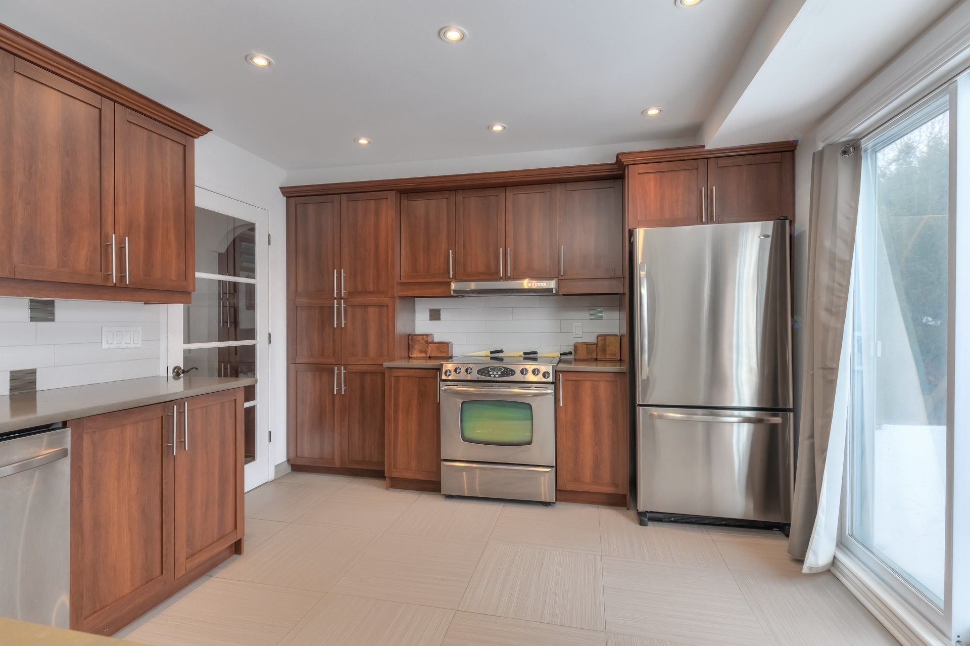 









50


Rue Westpark

,
Dollard-des-Ormeaux,




QC
H9A2J7

