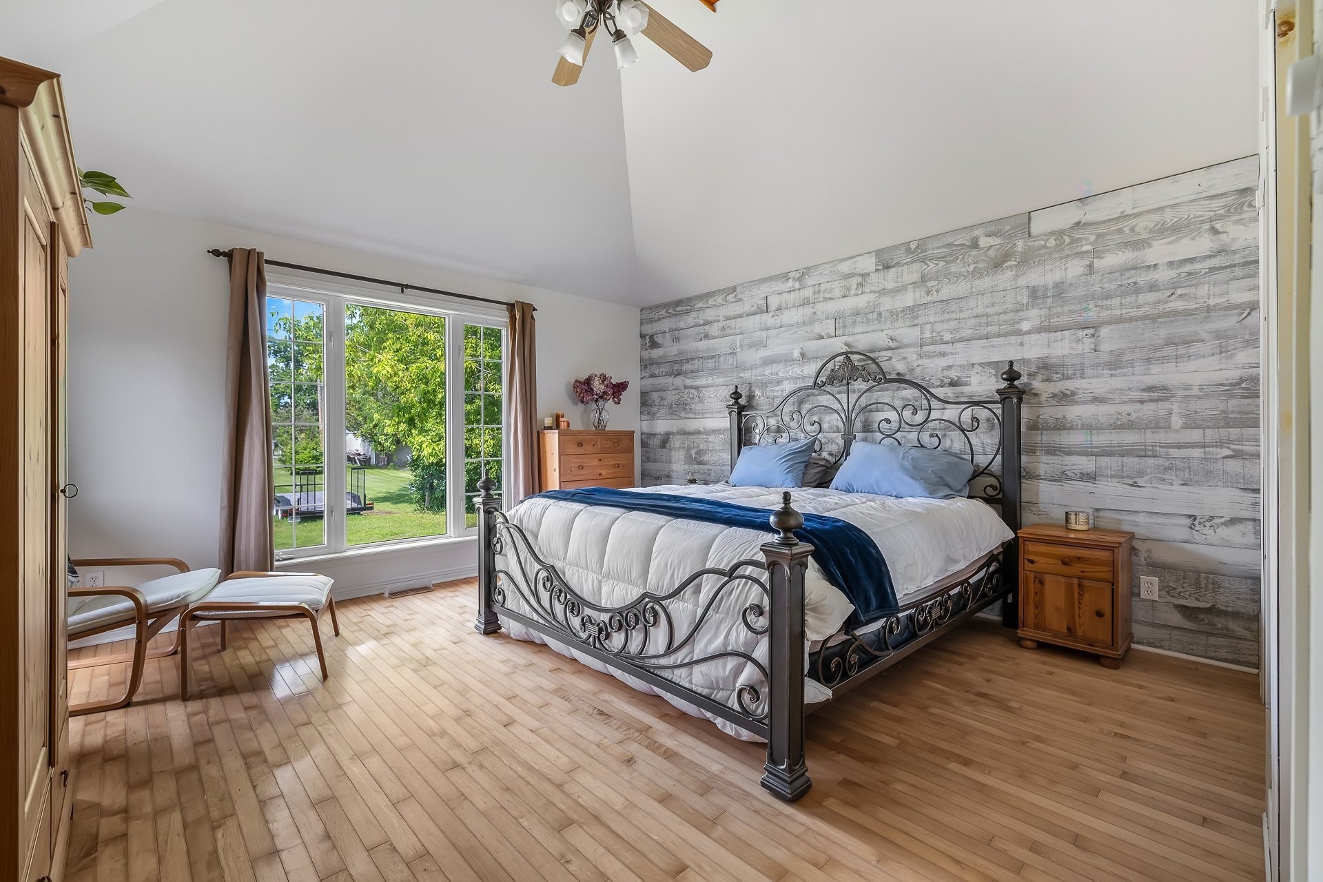 









196


Rue Argyle

,
Shawville,




QC
J0X2Y0

