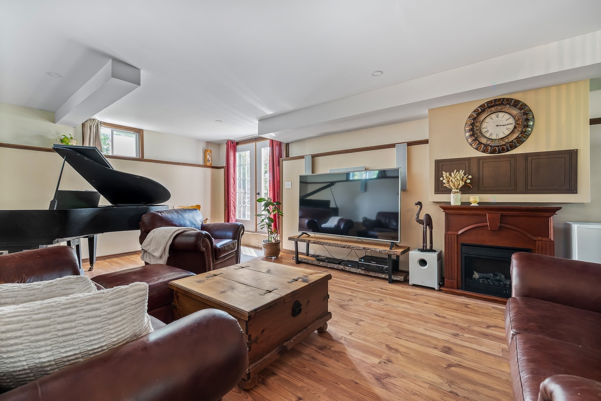 









196


Rue Argyle

,
Shawville,




QC
J0X2Y0

