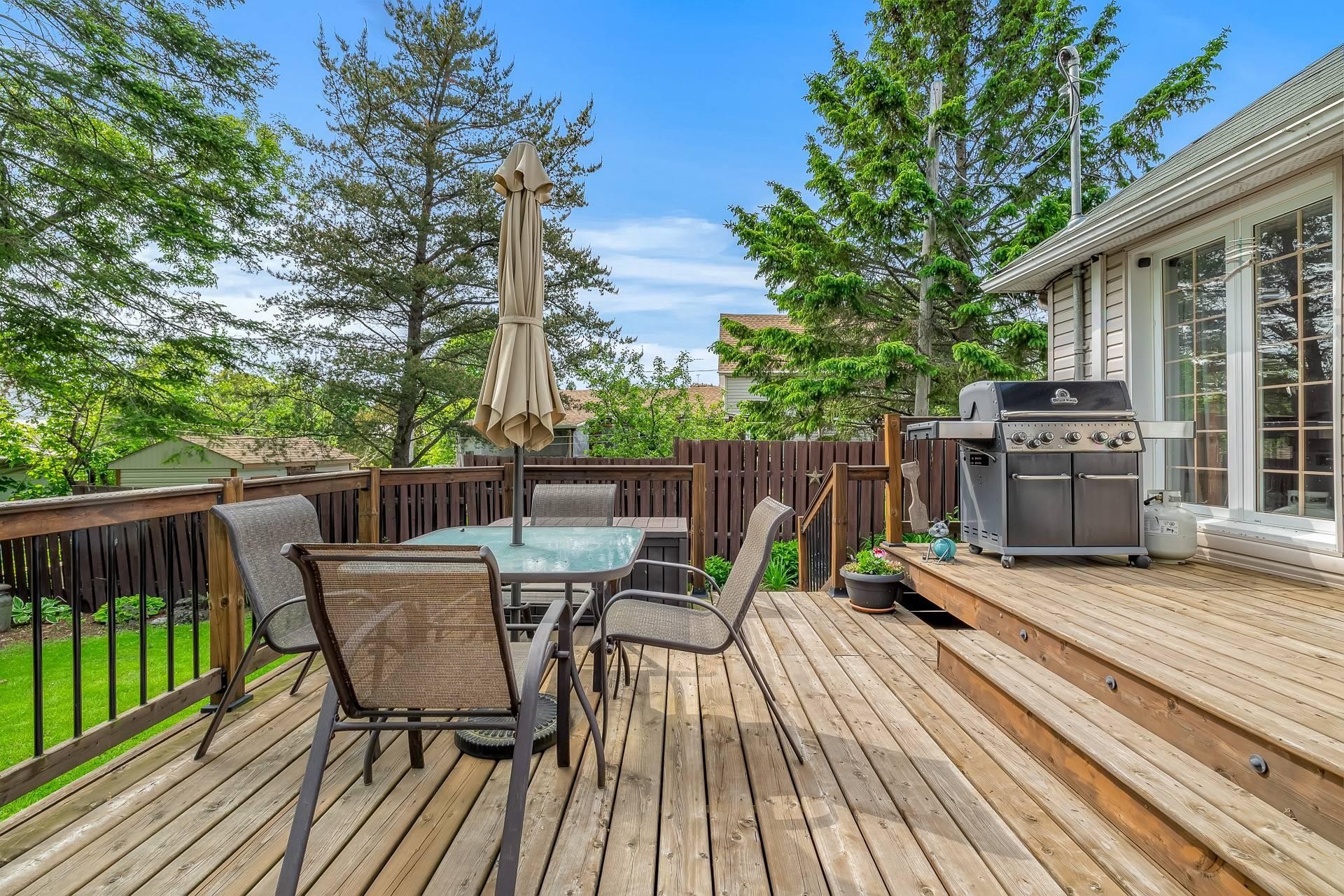 









196


Rue Argyle

,
Shawville,




QC
J0X2Y0

