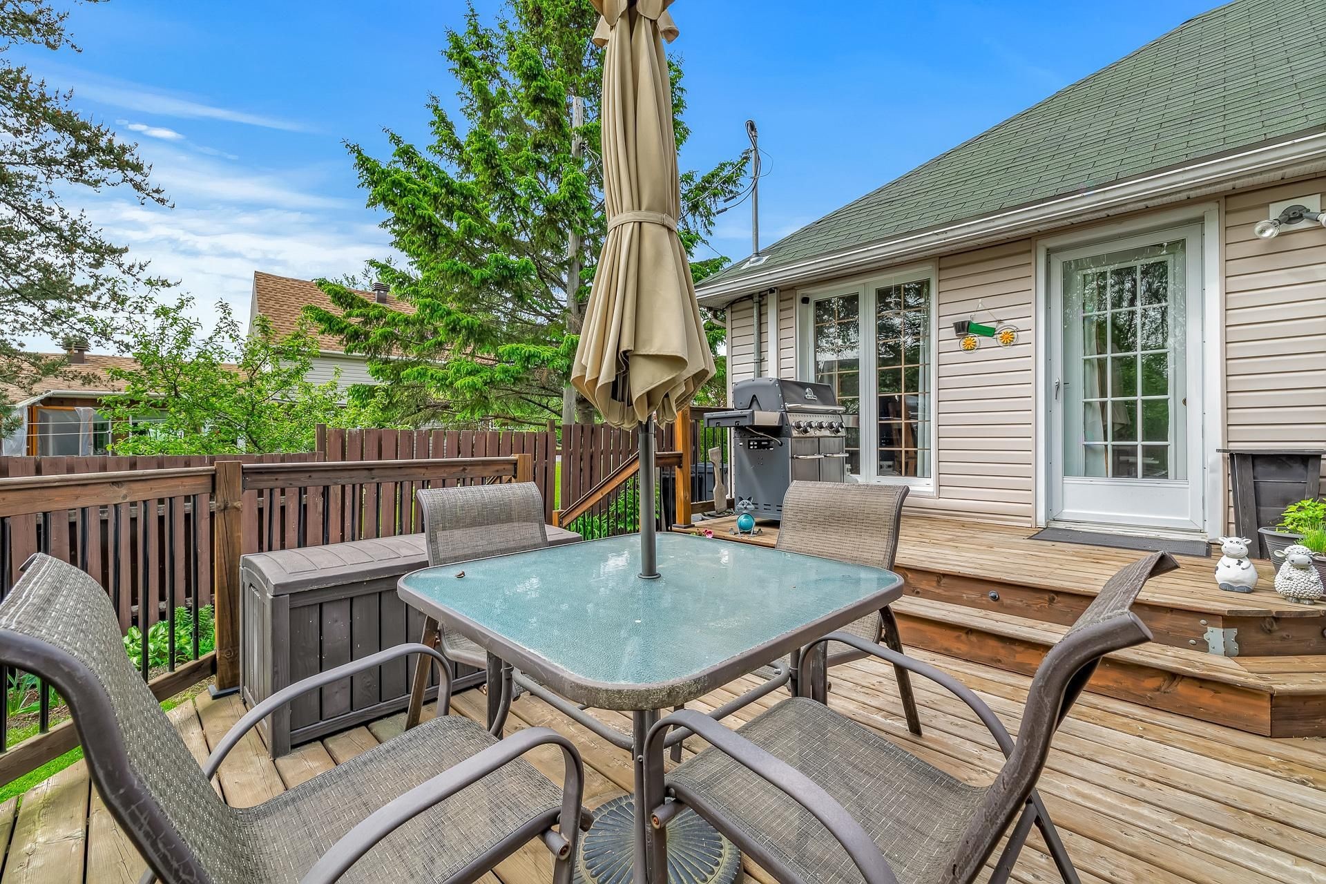 









196


Rue Argyle

,
Shawville,




QC
J0X2Y0

