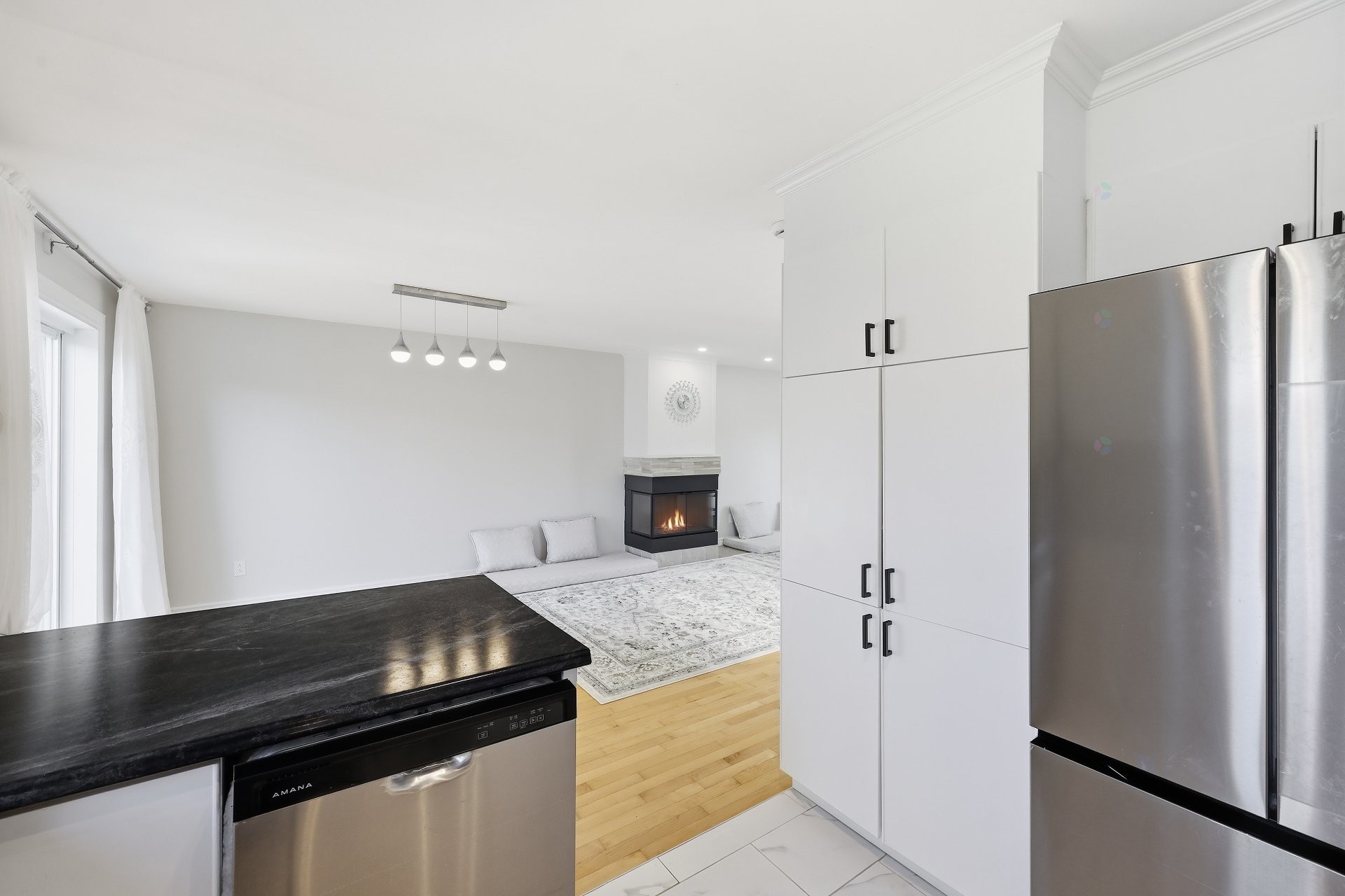 









4925


Boul. Davis

,
Longueuil (Saint-Hubert),




QC
J3Y8K1


