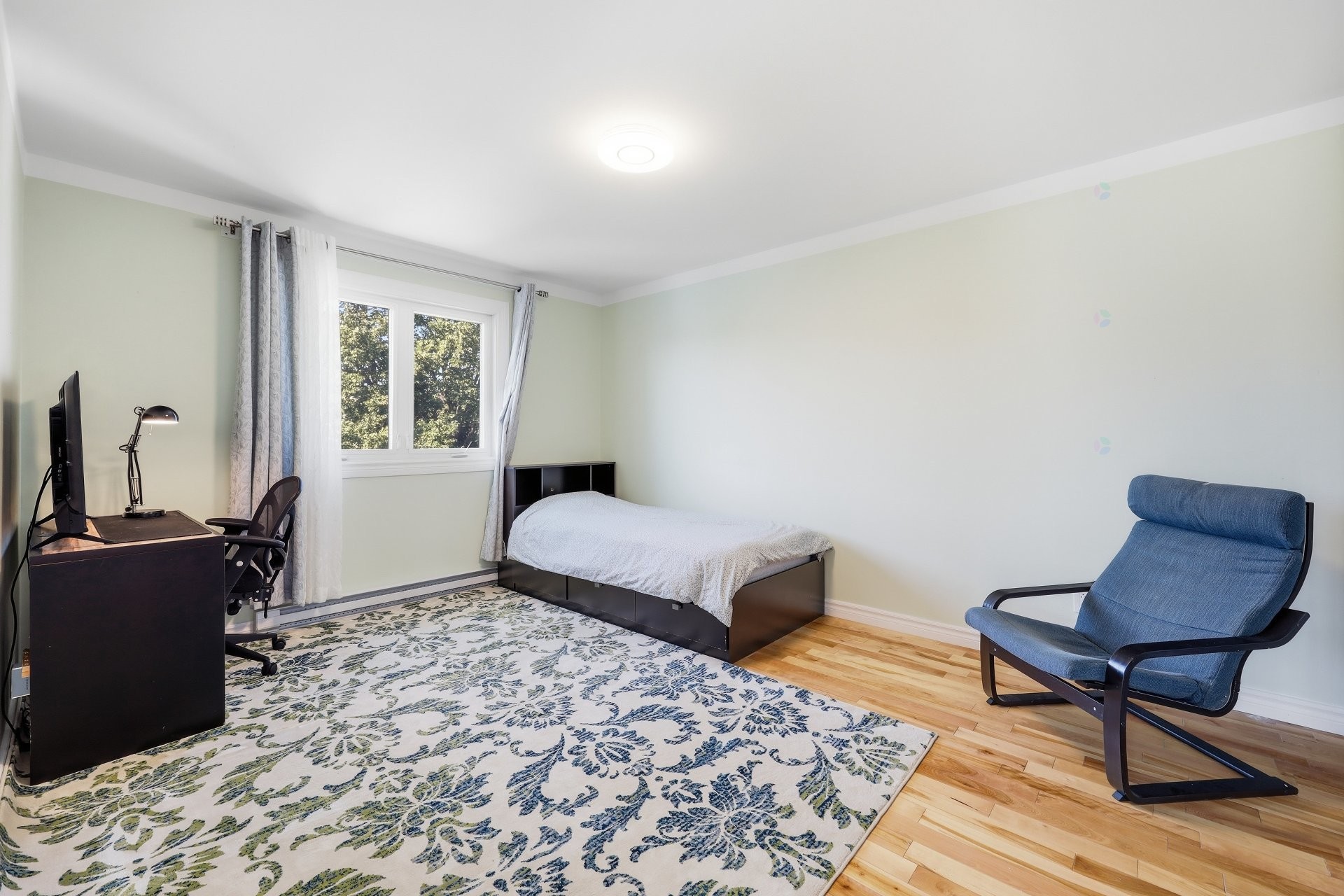 









4925


Boul. Davis

,
Longueuil (Saint-Hubert),




QC
J3Y8K1

