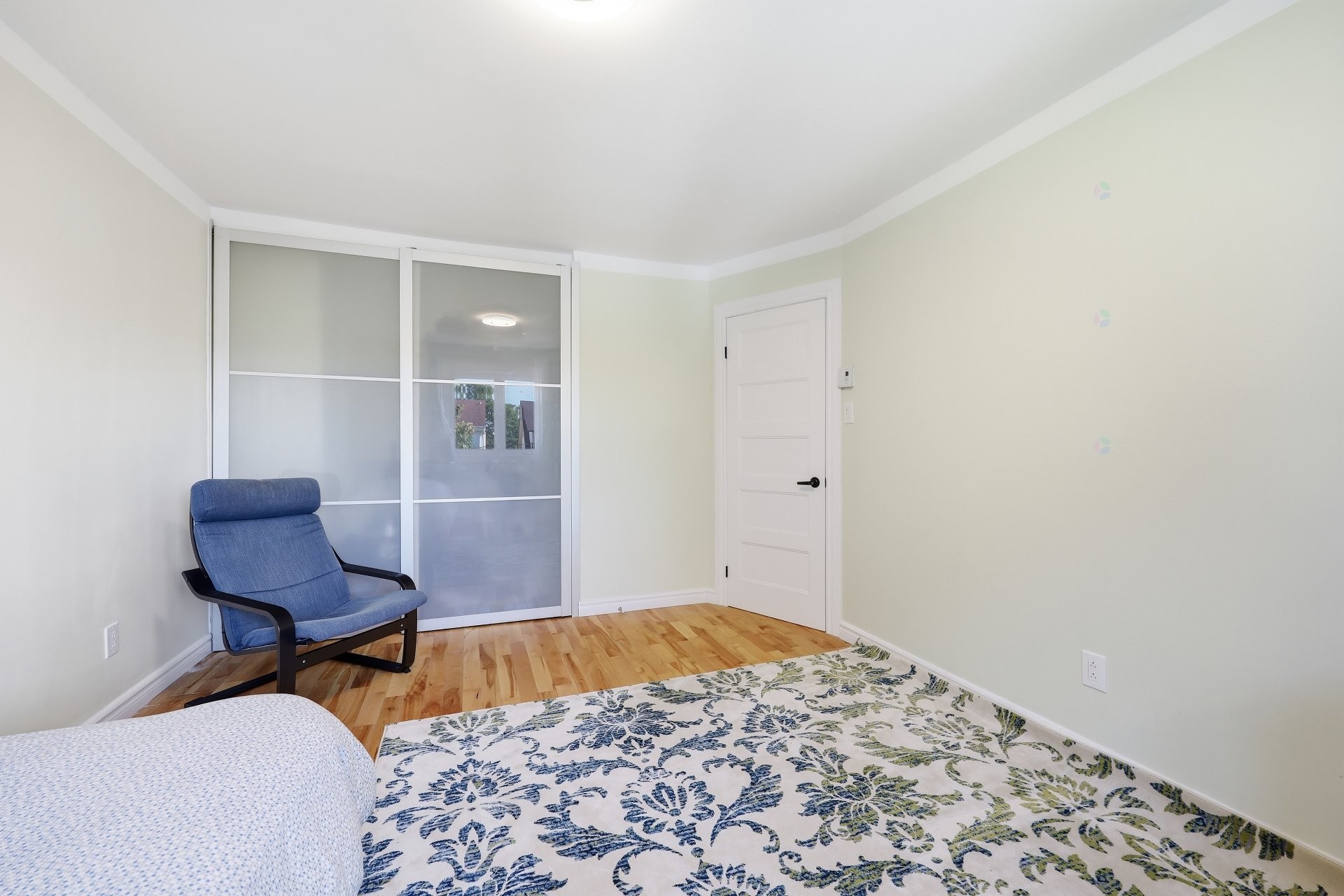









4925


Boul. Davis

,
Longueuil (Saint-Hubert),




QC
J3Y8K1

