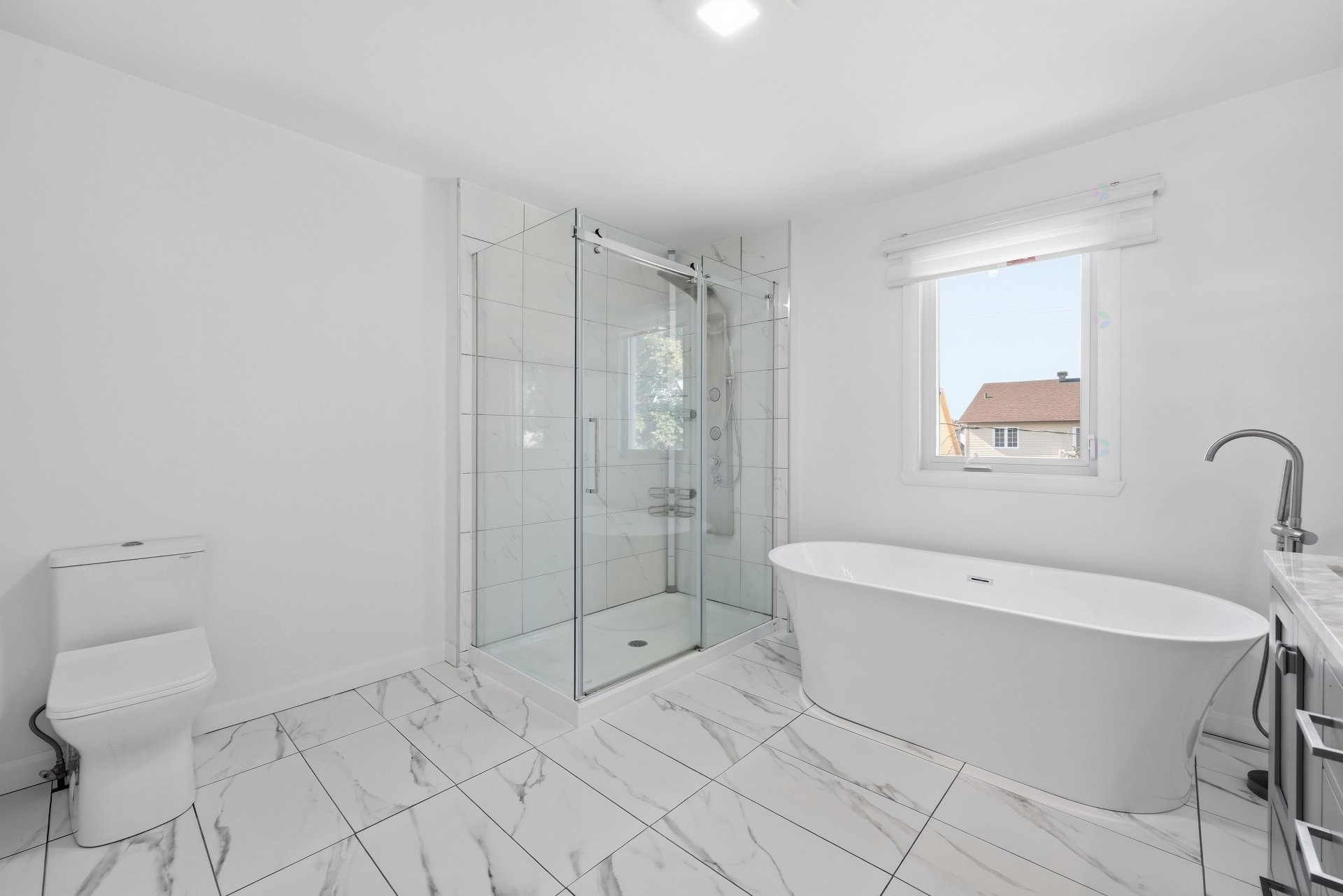 









4925


Boul. Davis

,
Longueuil (Saint-Hubert),




QC
J3Y8K1

