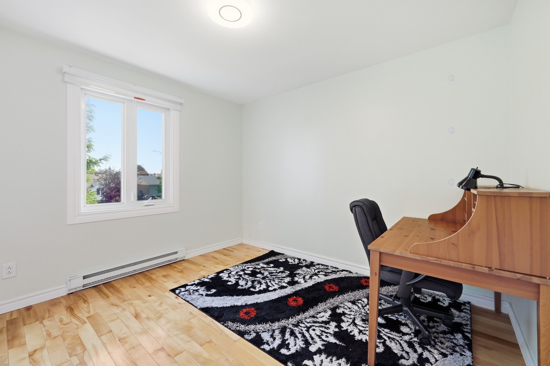 









4925


Boul. Davis

,
Longueuil (Saint-Hubert),




QC
J3Y8K1

