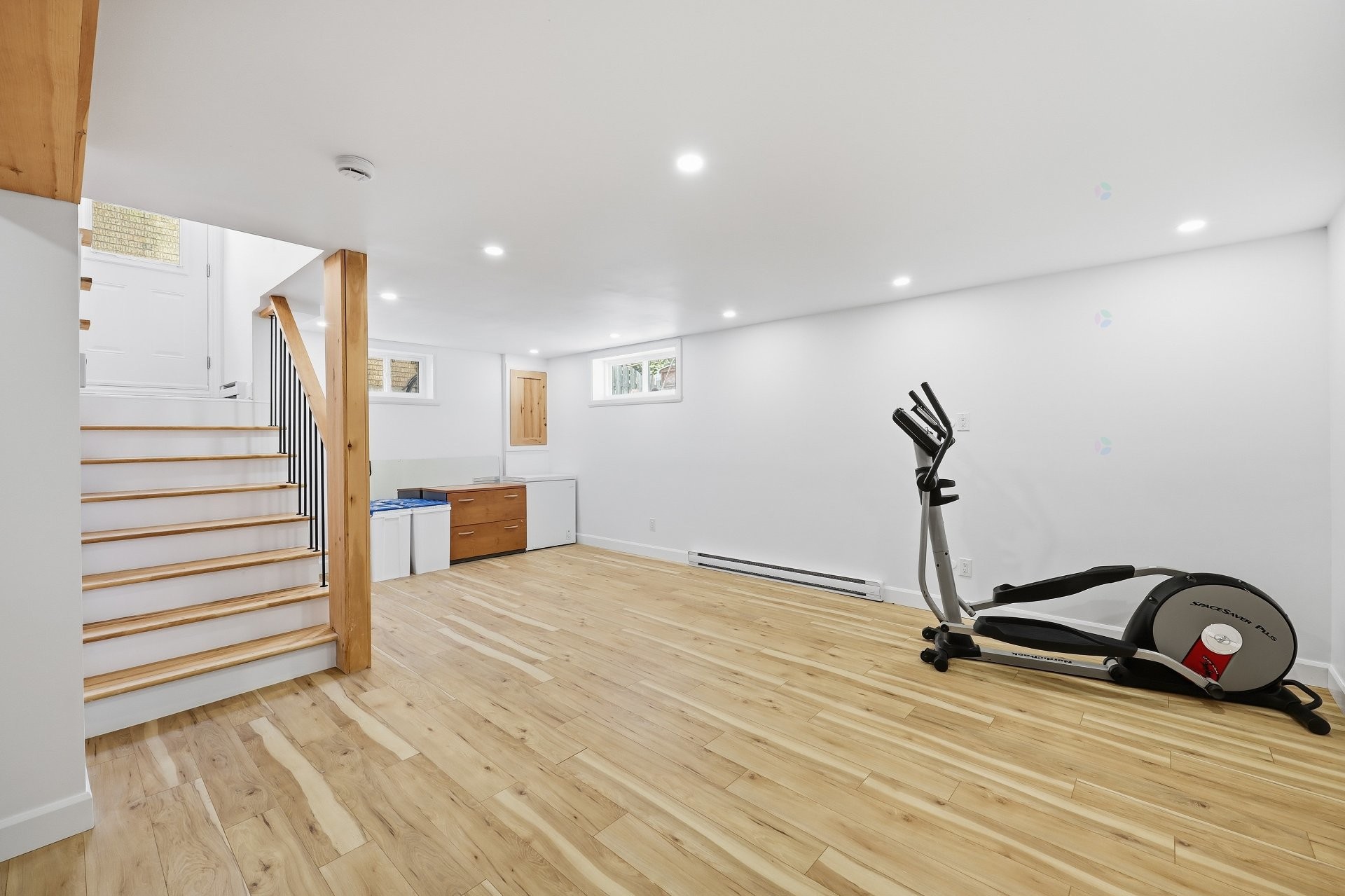 









4925


Boul. Davis

,
Longueuil (Saint-Hubert),




QC
J3Y8K1

