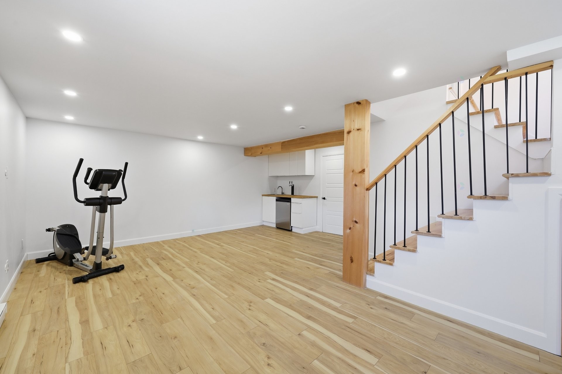 









4925


Boul. Davis

,
Longueuil (Saint-Hubert),




QC
J3Y8K1

