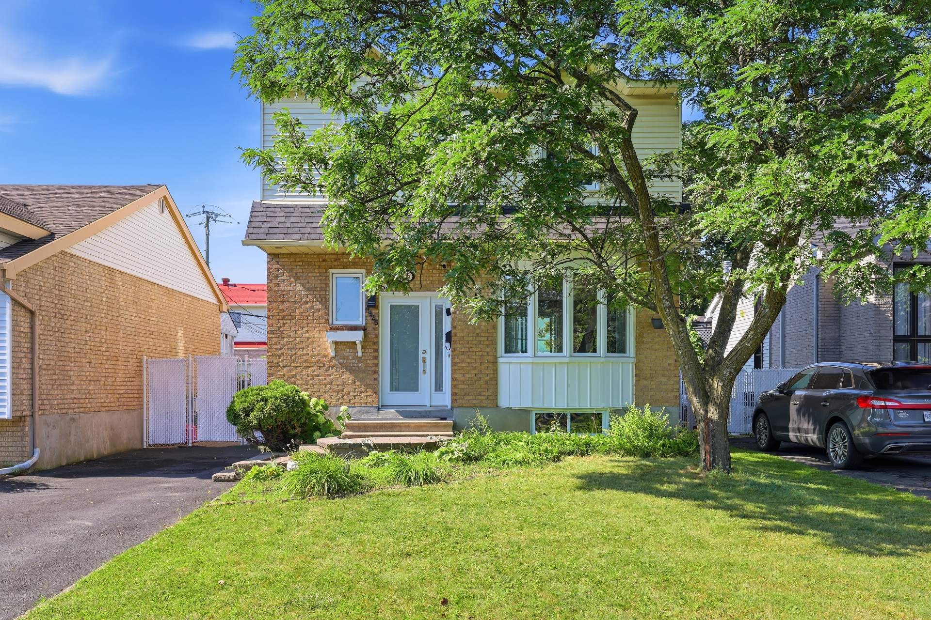 









4925


Boul. Davis

,
Longueuil (Saint-Hubert),




QC
J3Y8K1


