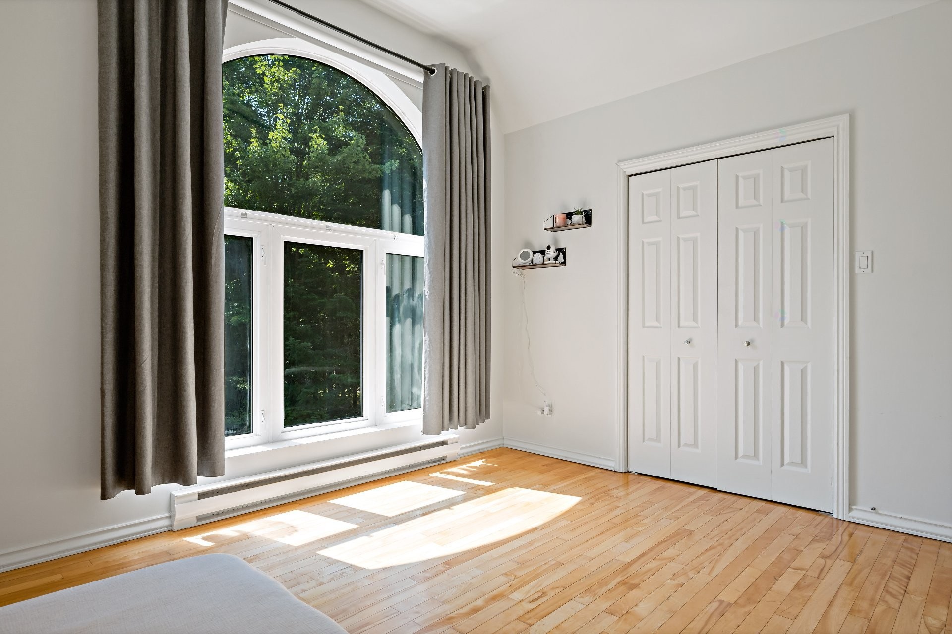 









760


Ch. de la Forêt-Noire

,
Mont-Tremblant,




QC
J8E2N7

