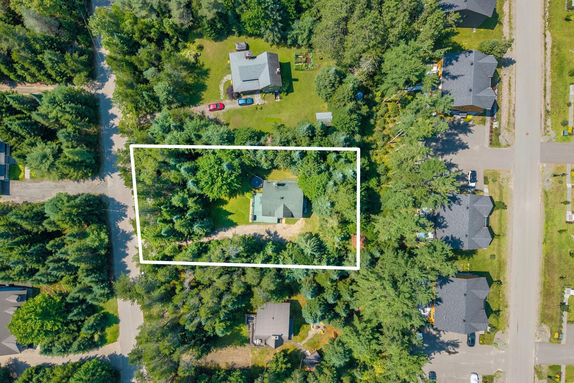 









760


Ch. de la Forêt-Noire

,
Mont-Tremblant,




QC
J8E2N7

