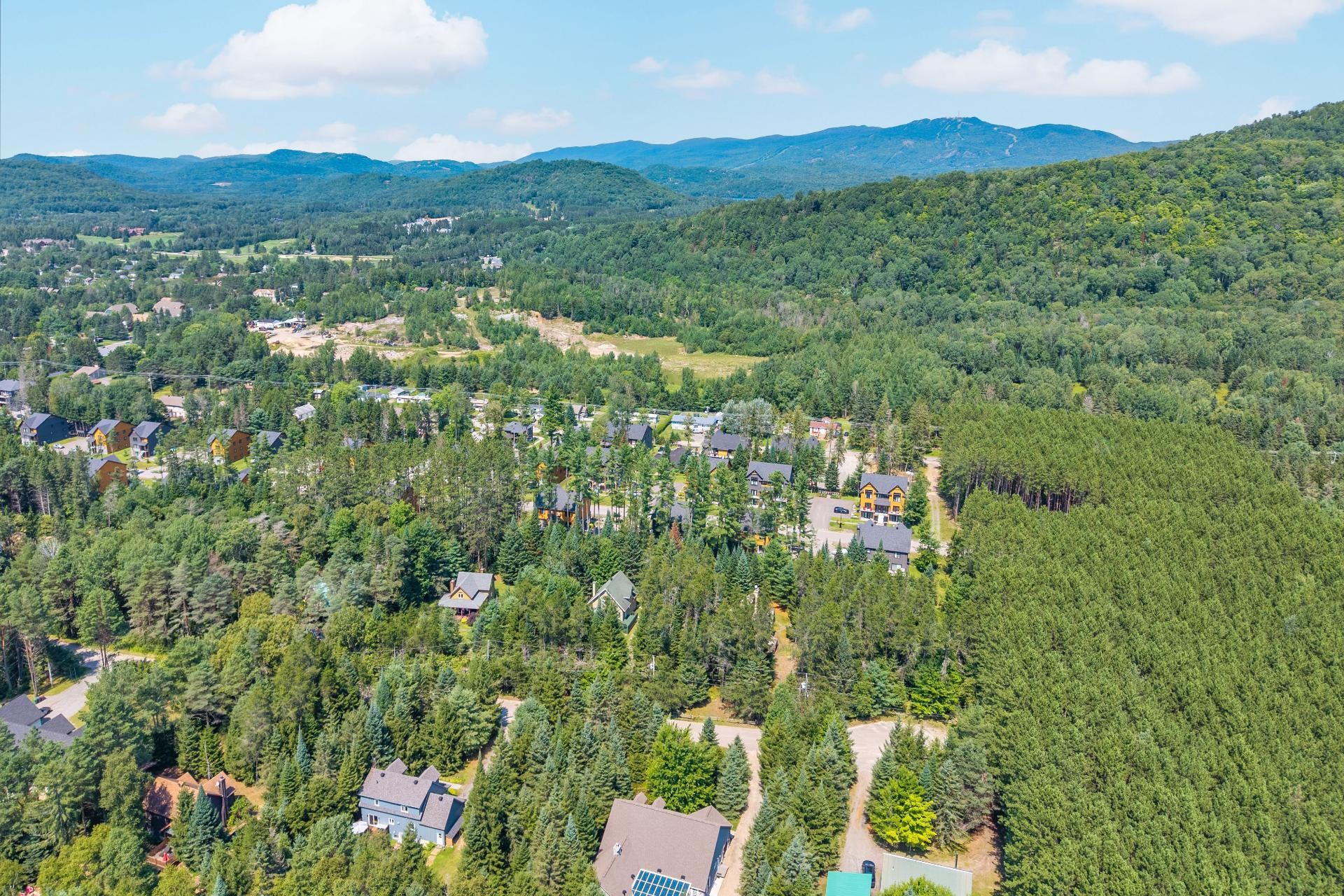 









760


Ch. de la Forêt-Noire

,
Mont-Tremblant,




QC
J8E2N7

