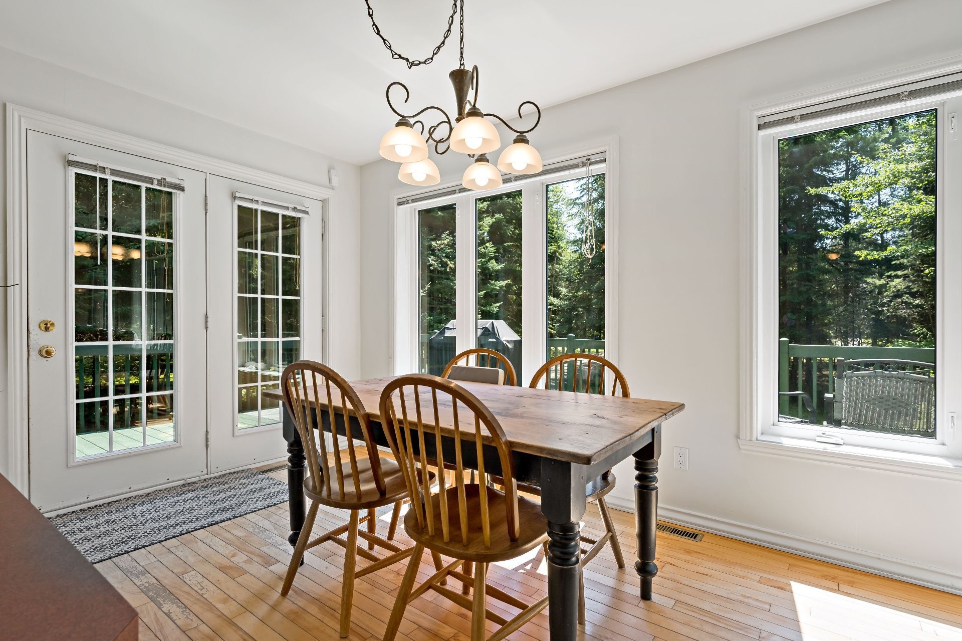 









760


Ch. de la Forêt-Noire

,
Mont-Tremblant,




QC
J8E2N7

