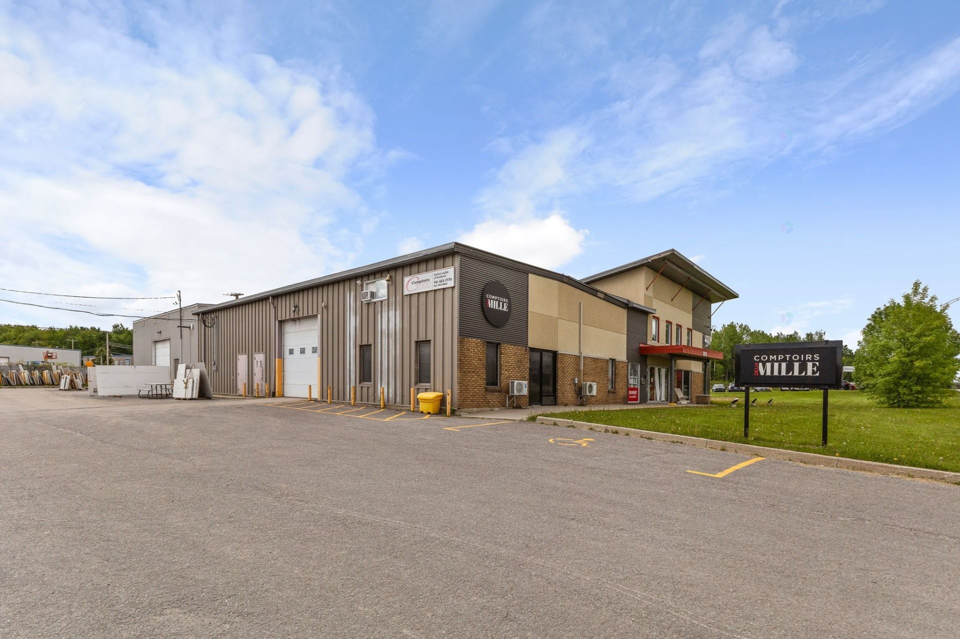 









183


Boul. de l'Aéroport

,
Gatineau (Gatineau),




QC
J8R3X2

