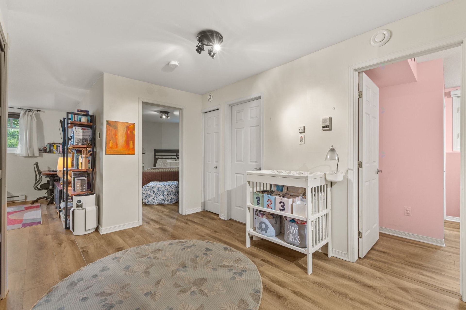 









294


Boul. Maisonneuve

, 1,
Gatineau (Hull),




QC
J8X3N8


