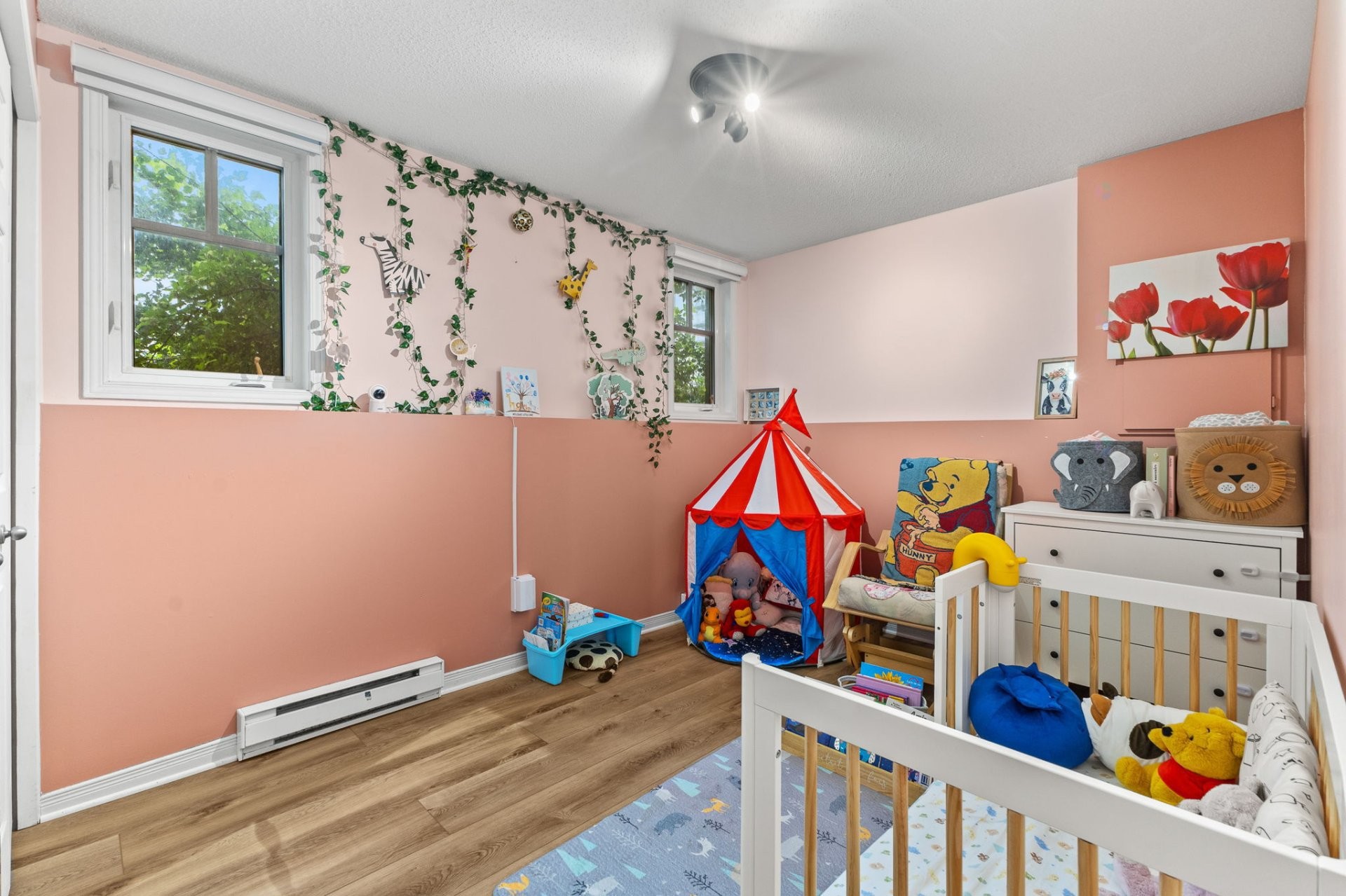 









294


Boul. Maisonneuve

, 1,
Gatineau (Hull),




QC
J8X3N8

