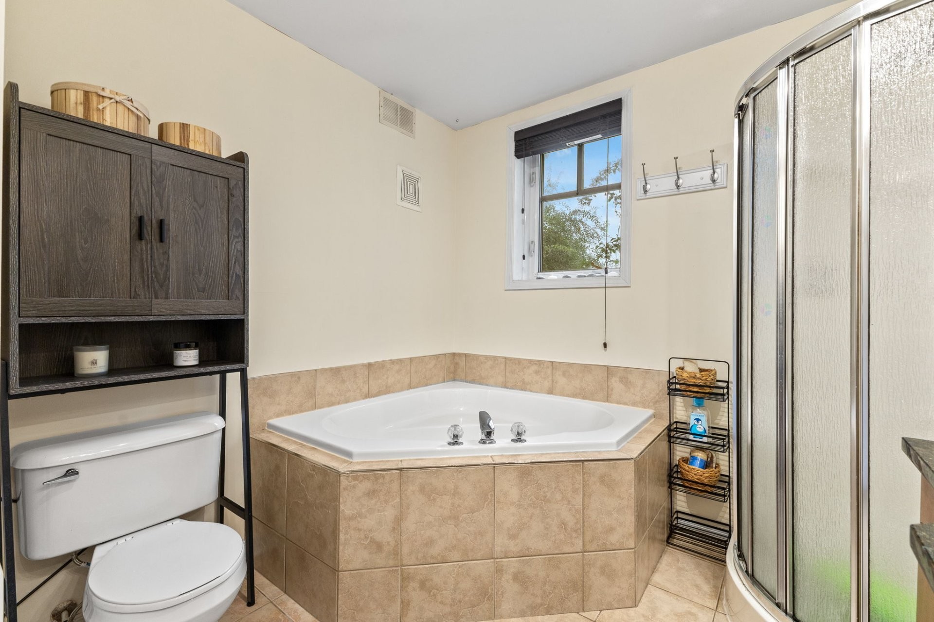 









294


Boul. Maisonneuve

, 1,
Gatineau (Hull),




QC
J8X3N8

