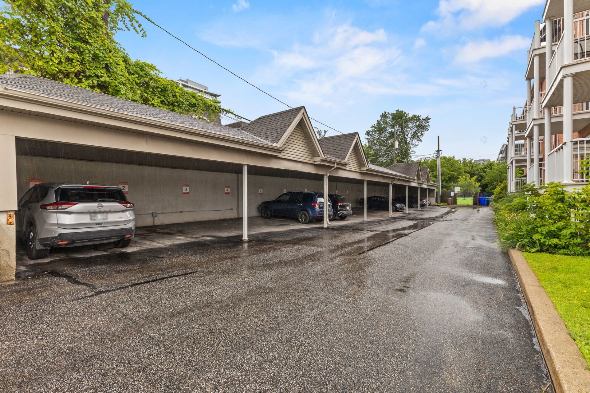 









294


Boul. Maisonneuve

, 1,
Gatineau (Hull),




QC
J8X3N8

