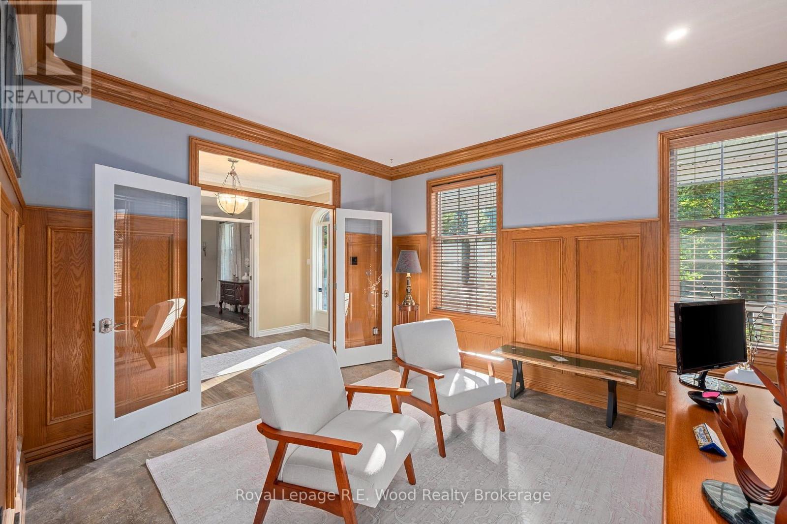 












7335 PACK ROAD

,
London South (South V),




Ontario
N6P1P5

