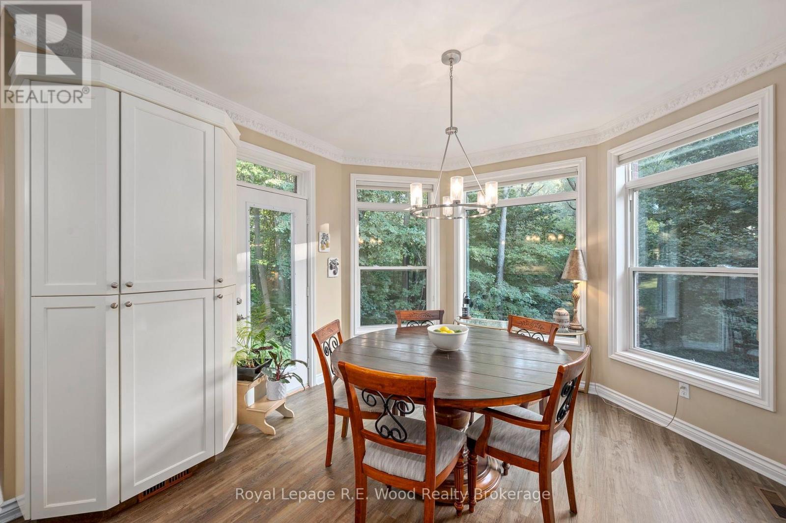 












7335 PACK ROAD

,
London South (South V),




Ontario
N6P1P5

