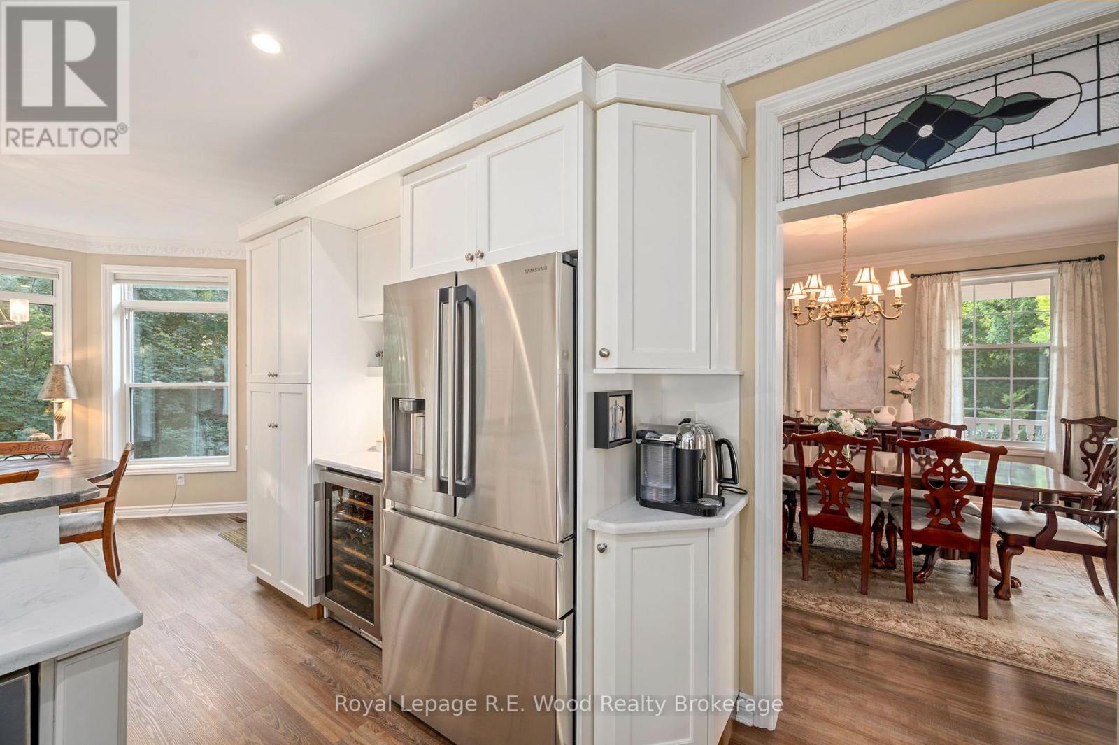 












7335 PACK ROAD

,
London South (South V),




Ontario
N6P1P5

