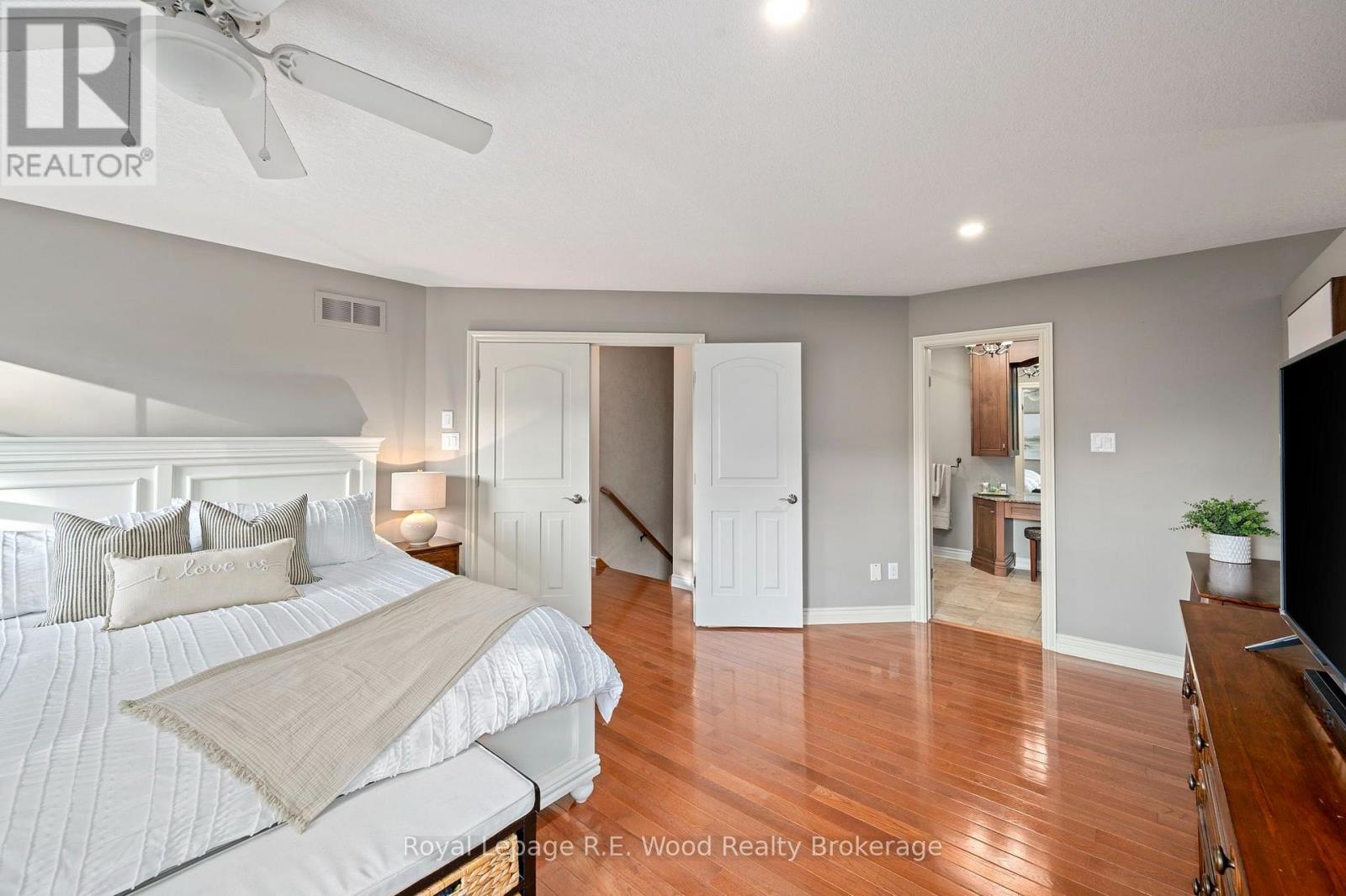 












7335 PACK ROAD

,
London South (South V),




Ontario
N6P1P5

