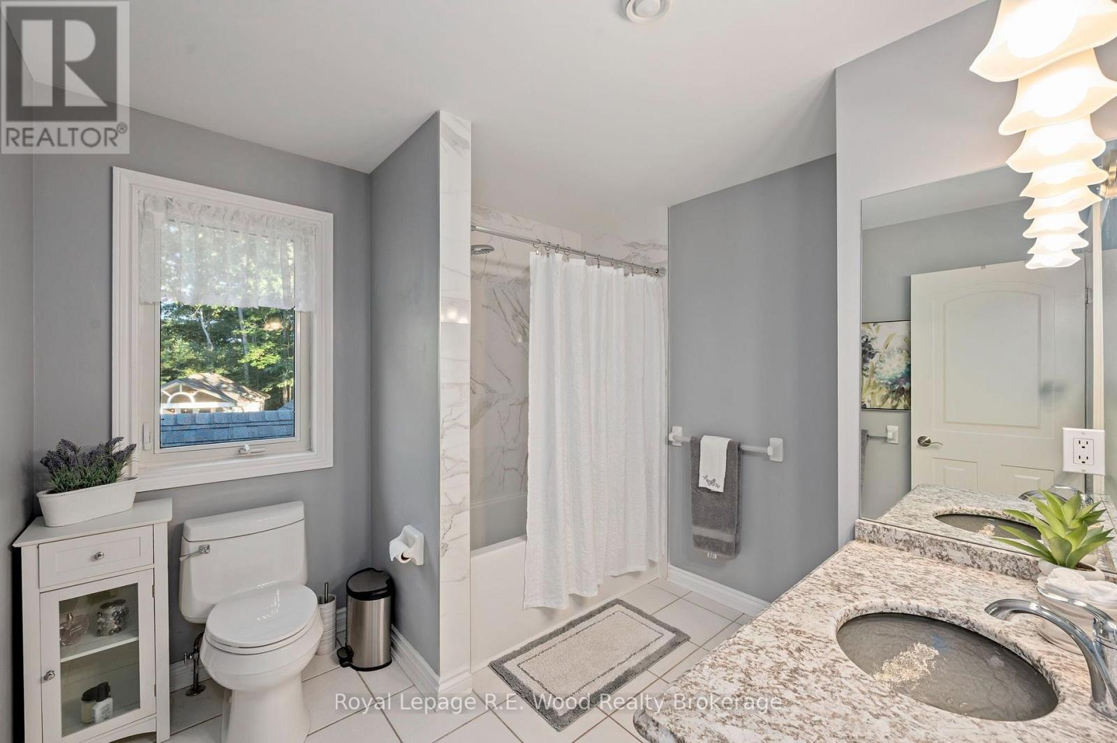 












7335 PACK ROAD

,
London South (South V),




Ontario
N6P1P5

