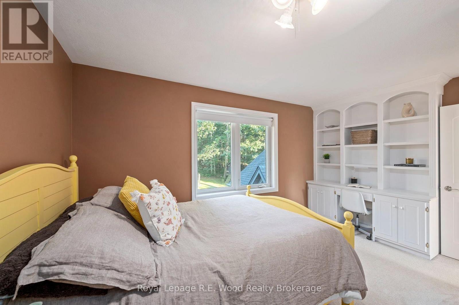 












7335 PACK ROAD

,
London South (South V),




Ontario
N6P1P5

