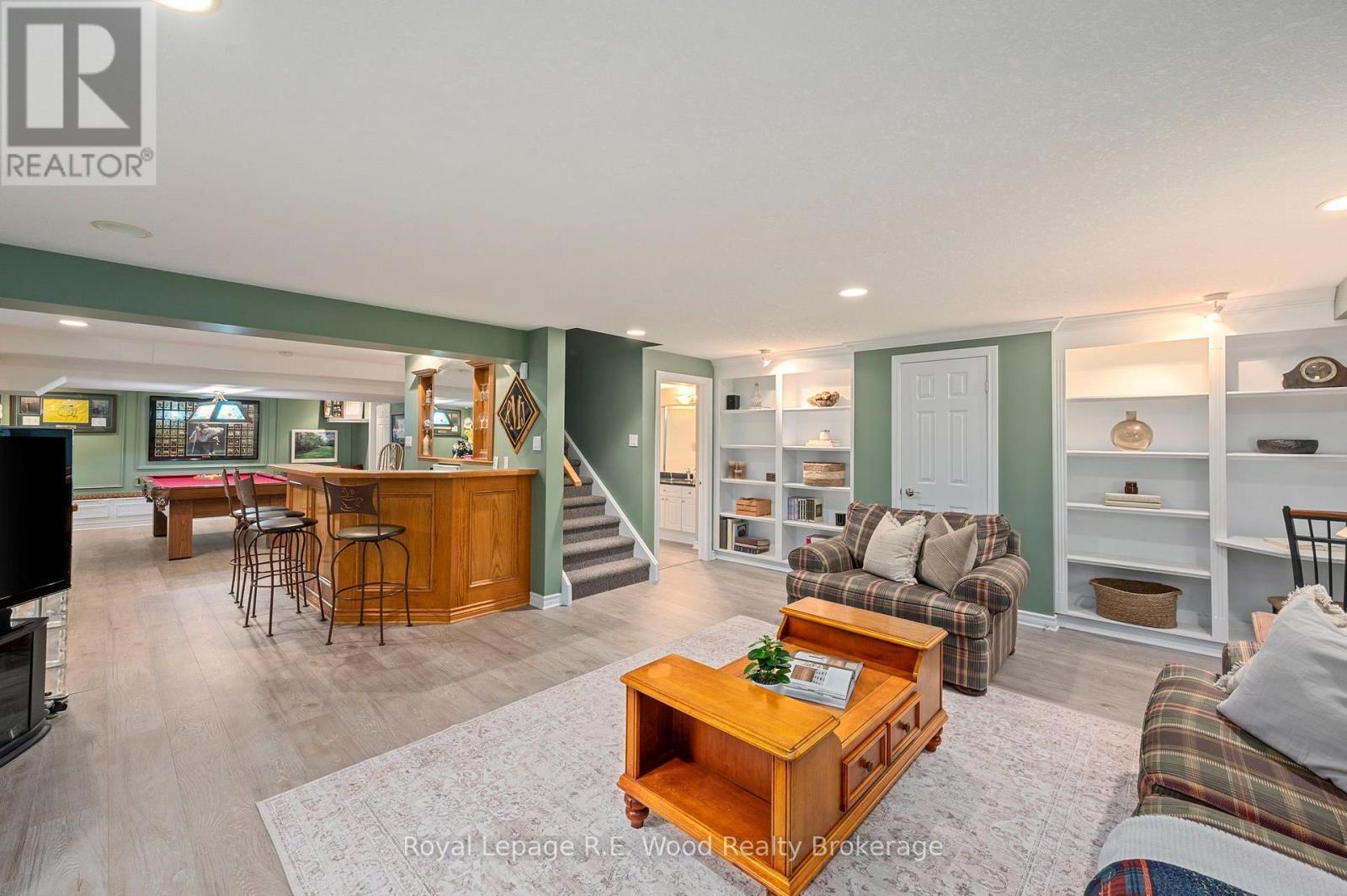 












7335 PACK ROAD

,
London South (South V),




Ontario
N6P1P5


