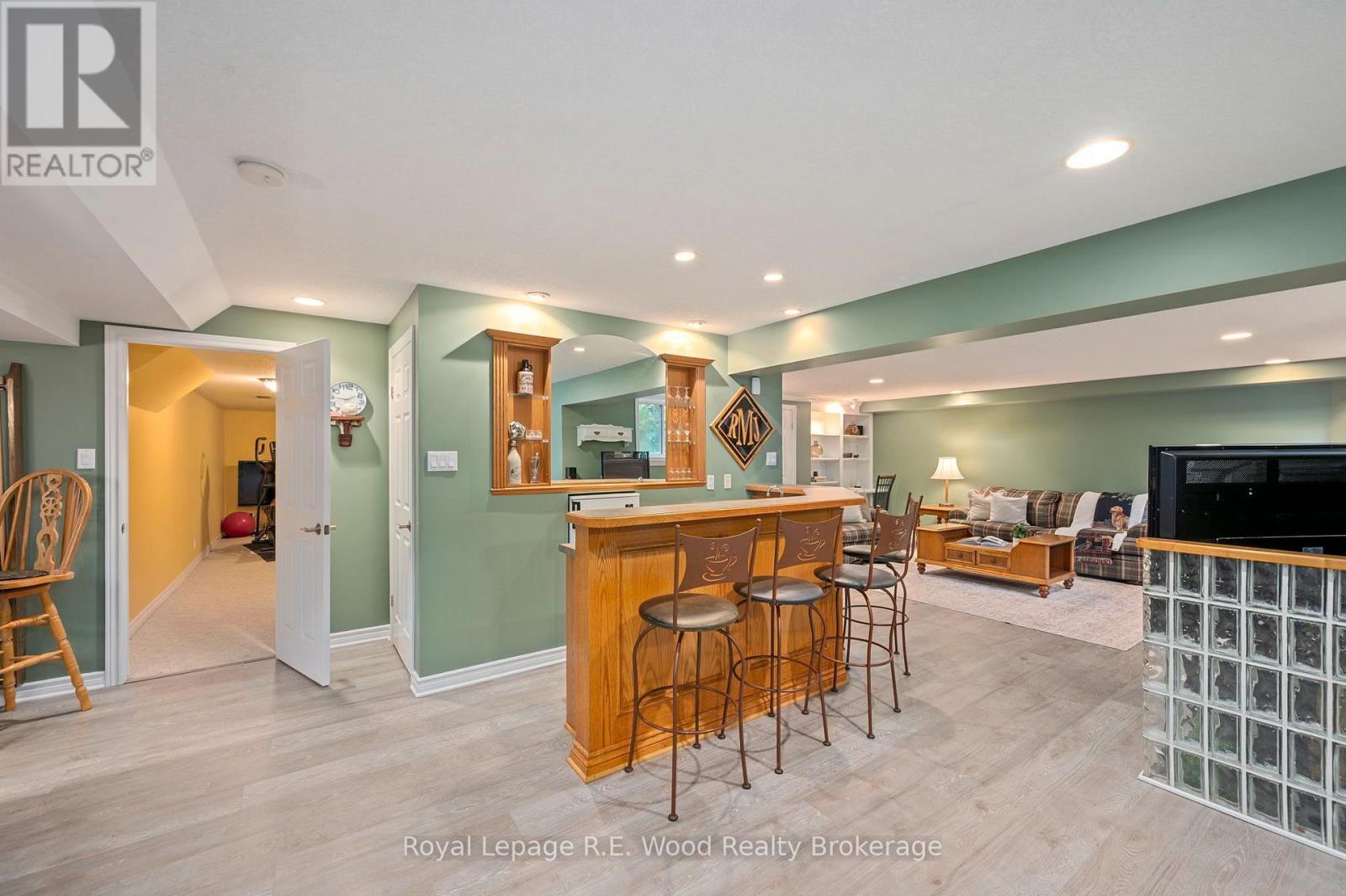 












7335 PACK ROAD

,
London South (South V),




Ontario
N6P1P5

