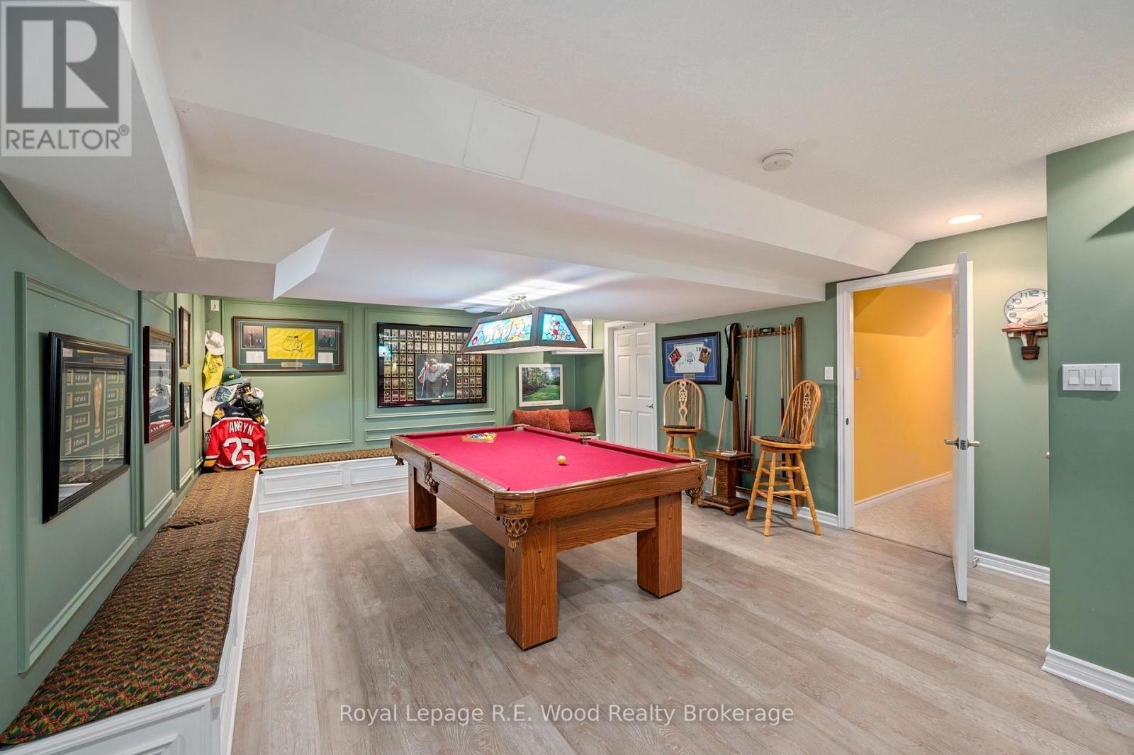 












7335 PACK ROAD

,
London South (South V),




Ontario
N6P1P5

