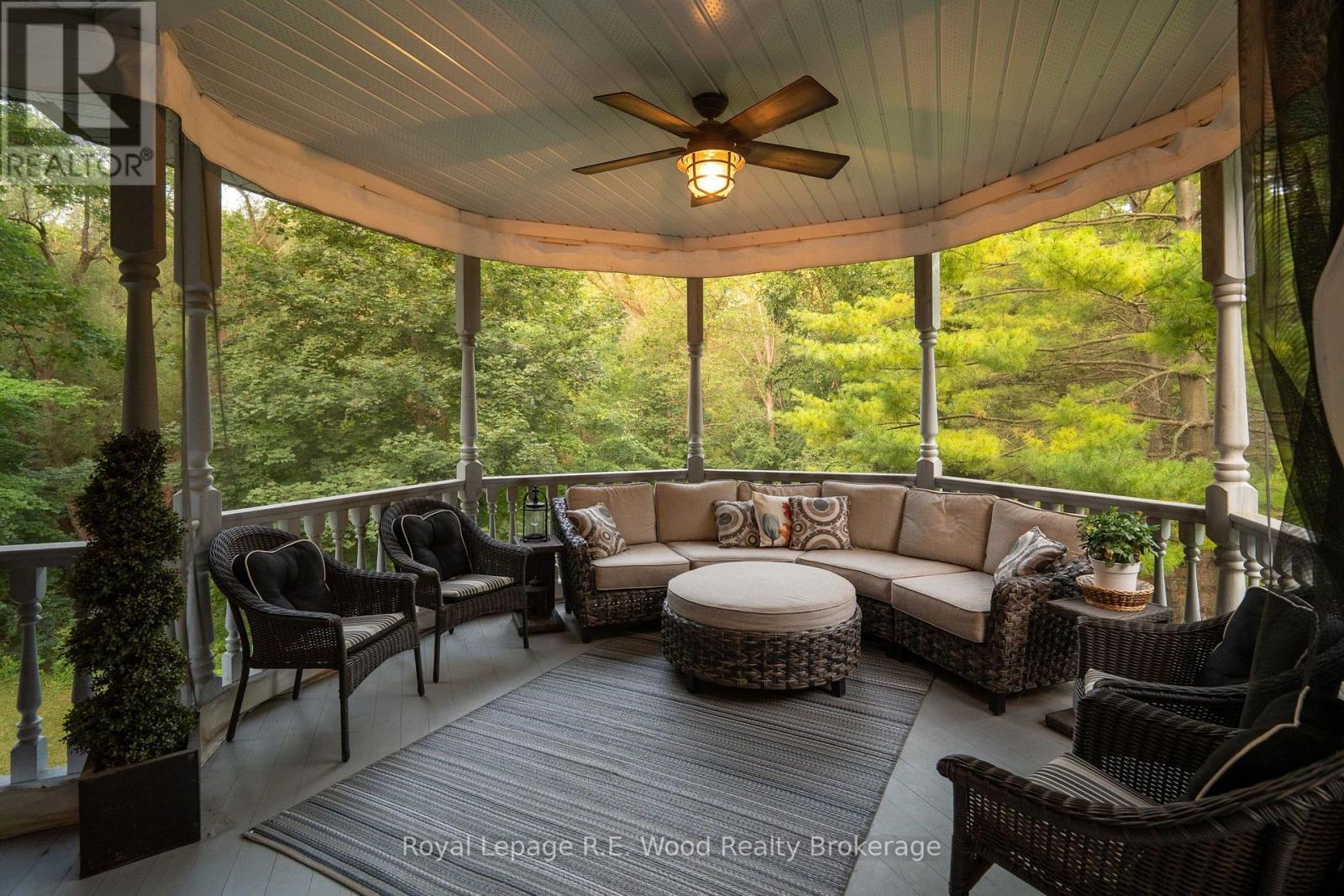 












7335 PACK ROAD

,
London South (South V),




Ontario
N6P1P5

