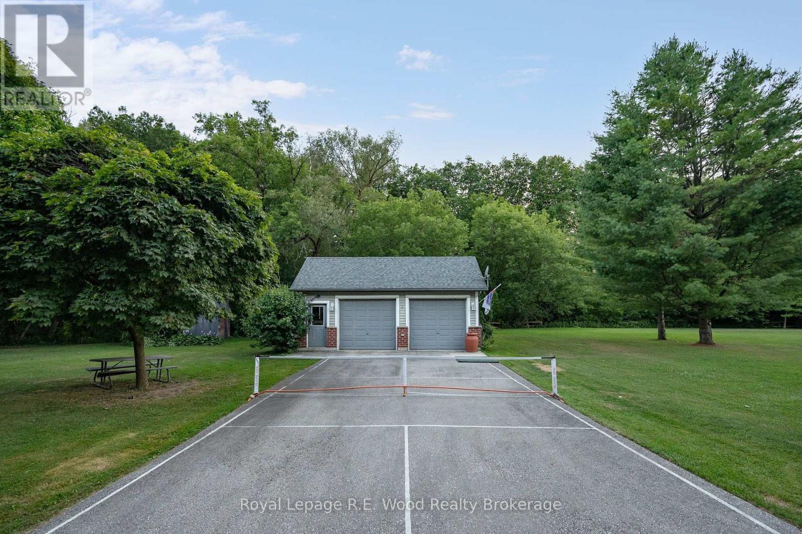 












7335 PACK ROAD

,
London South (South V),




Ontario
N6P1P5

