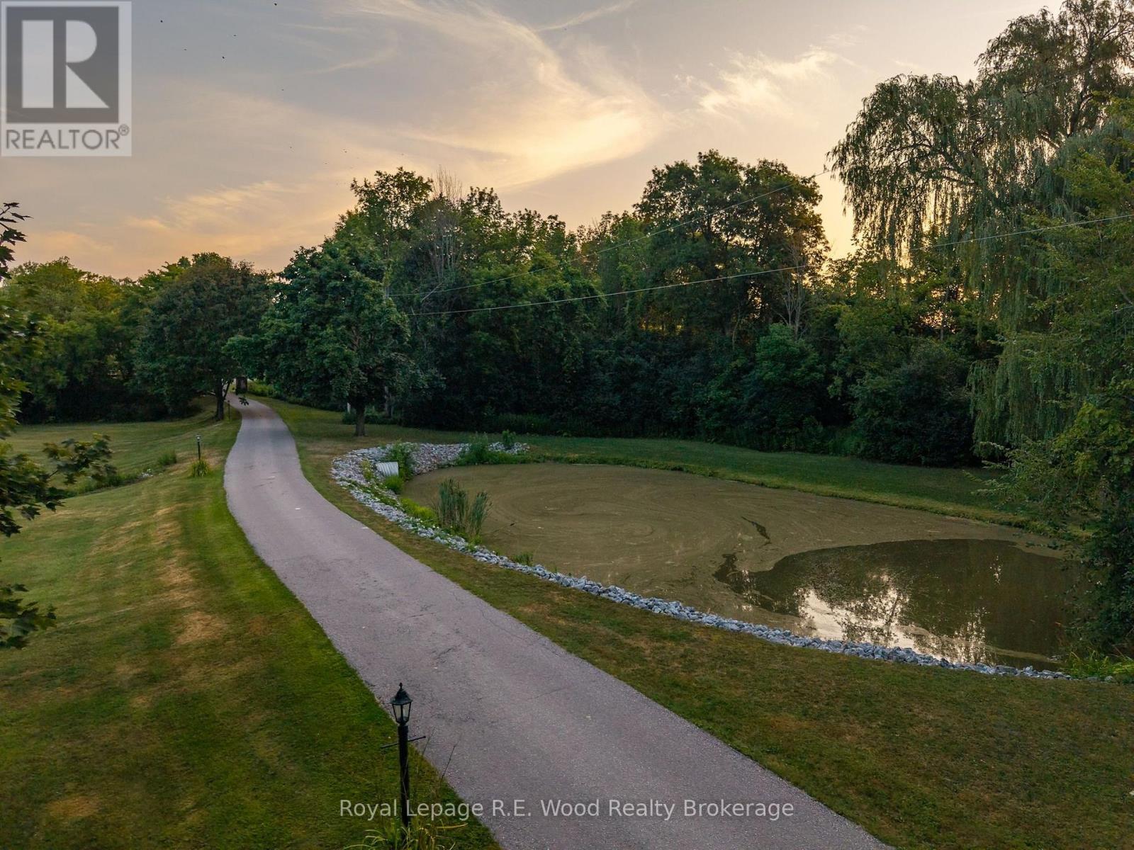 












7335 PACK ROAD

,
London South (South V),




Ontario
N6P1P5

