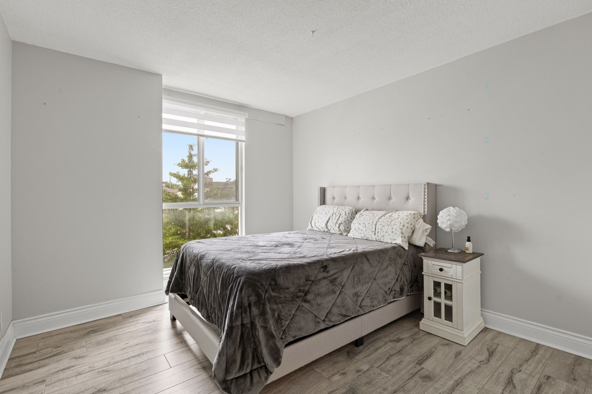 









240


Boul. Maisonneuve

, 203,
Gatineau (Hull),




QC
J8X3N7

