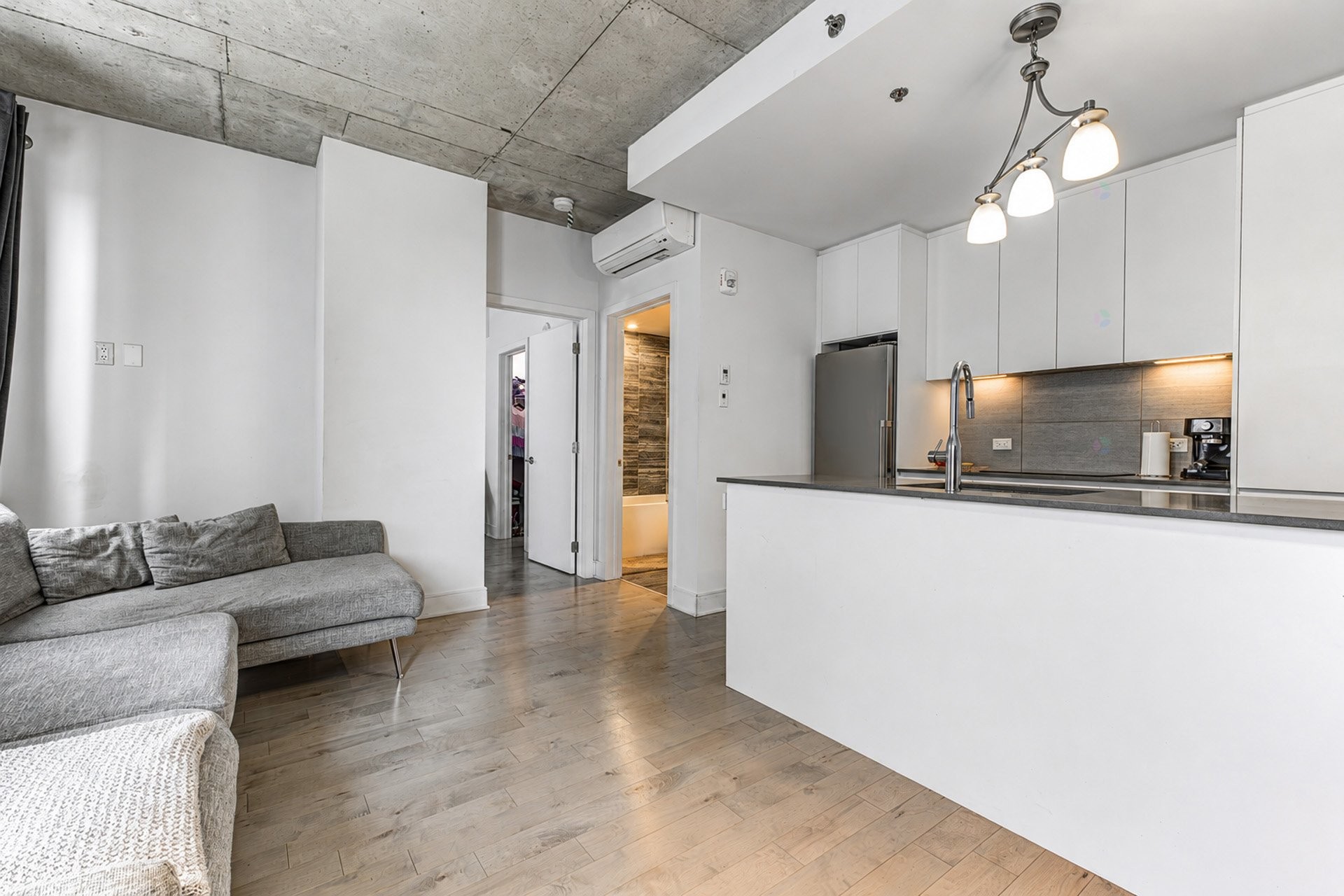 









2320


Rue Tupper

, 2005,
Montréal (Ville-Marie),




QC
H3H0B8

