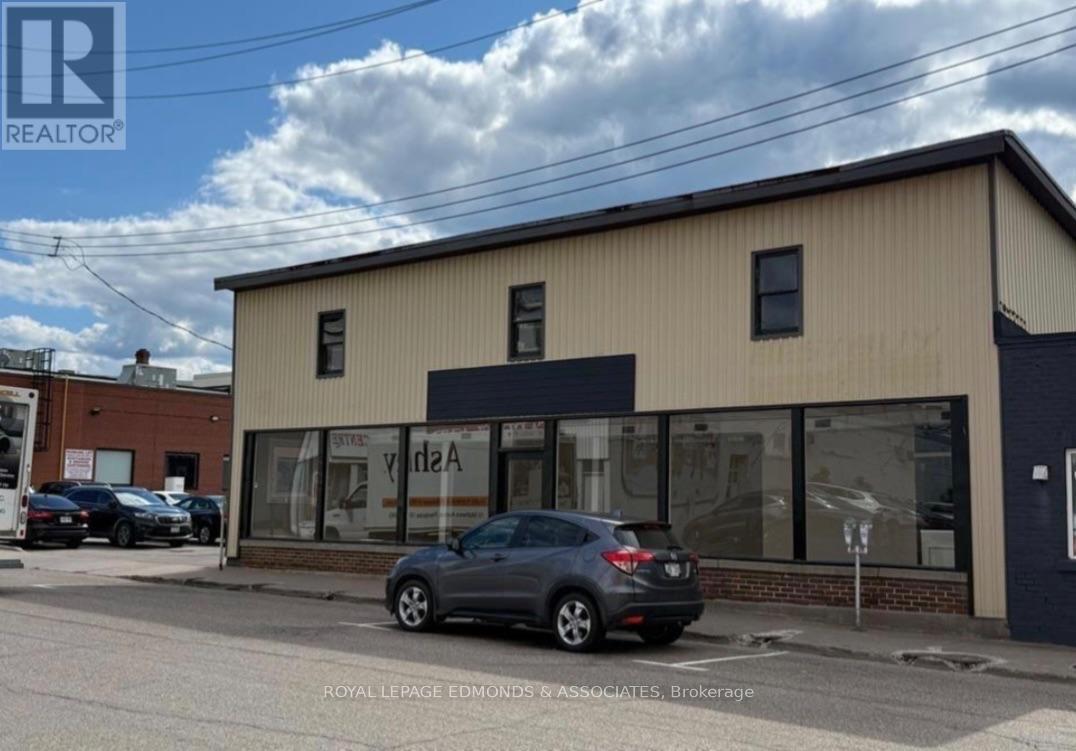 












174 ALBERT STREET

,
Pembroke,




Ontario
K8A4K6

