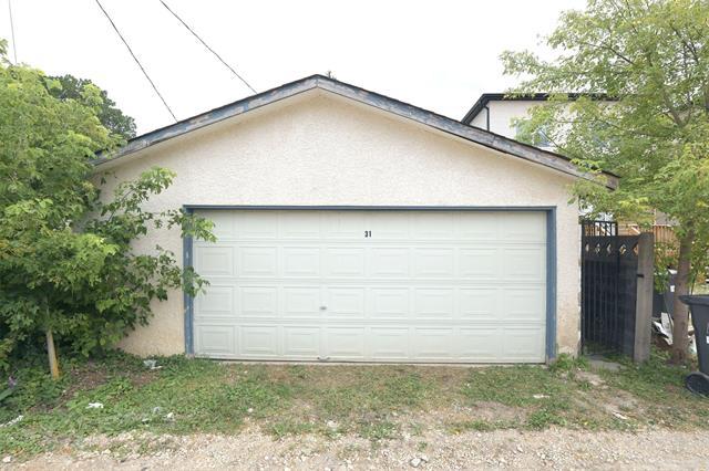 









31


Moore

AVE,
Winnipeg,




MB
R2M 3S3

