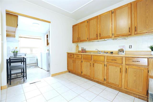 









31


Moore

AVE,
Winnipeg,




MB
R2M 3S3

